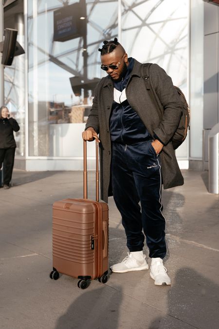 If you’re doing any traveling this Winter, you can never go wrong with tracksuit and a coat  

#LTKmens #LTKtravel #LTKSeasonal