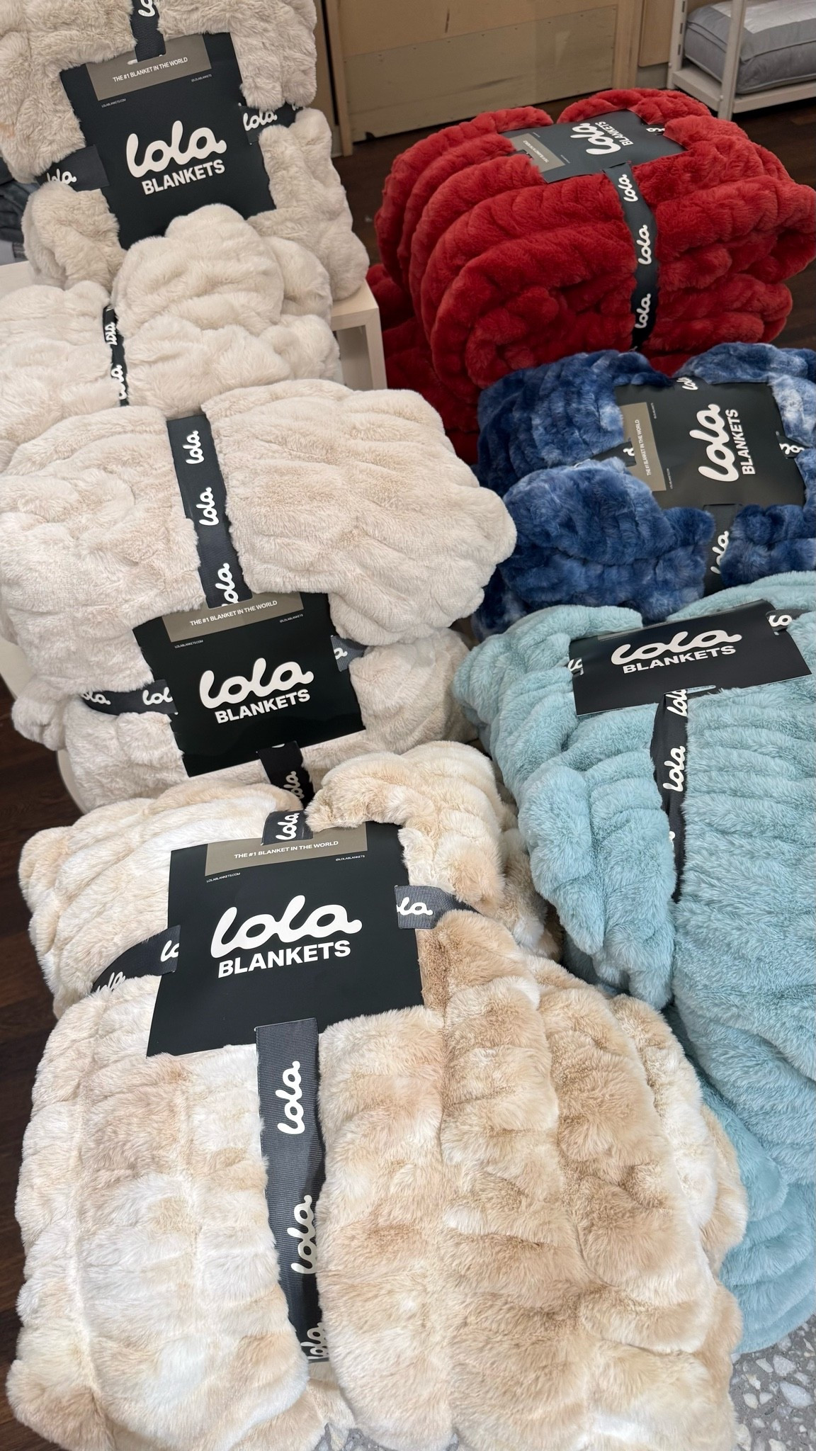 The viral Lola blanket

#LTKSaleAlert #LTKHome