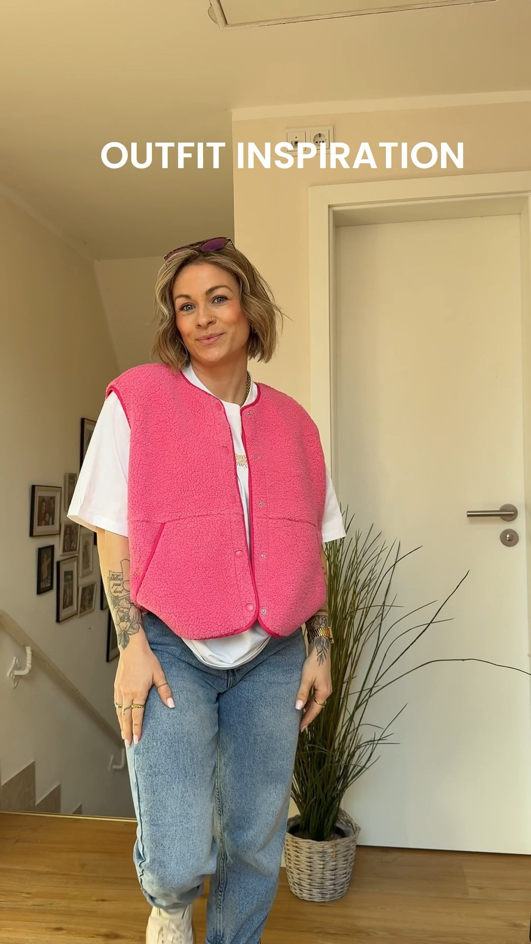 #Weste #T-Shirt #MomJeans #TeddyWeste #Sonnenbrille #T-Shirt #OverSizeT-Shirt #WeißesT-Shirt #Pink #Frühling￼#jjxx #hundm #pieces 