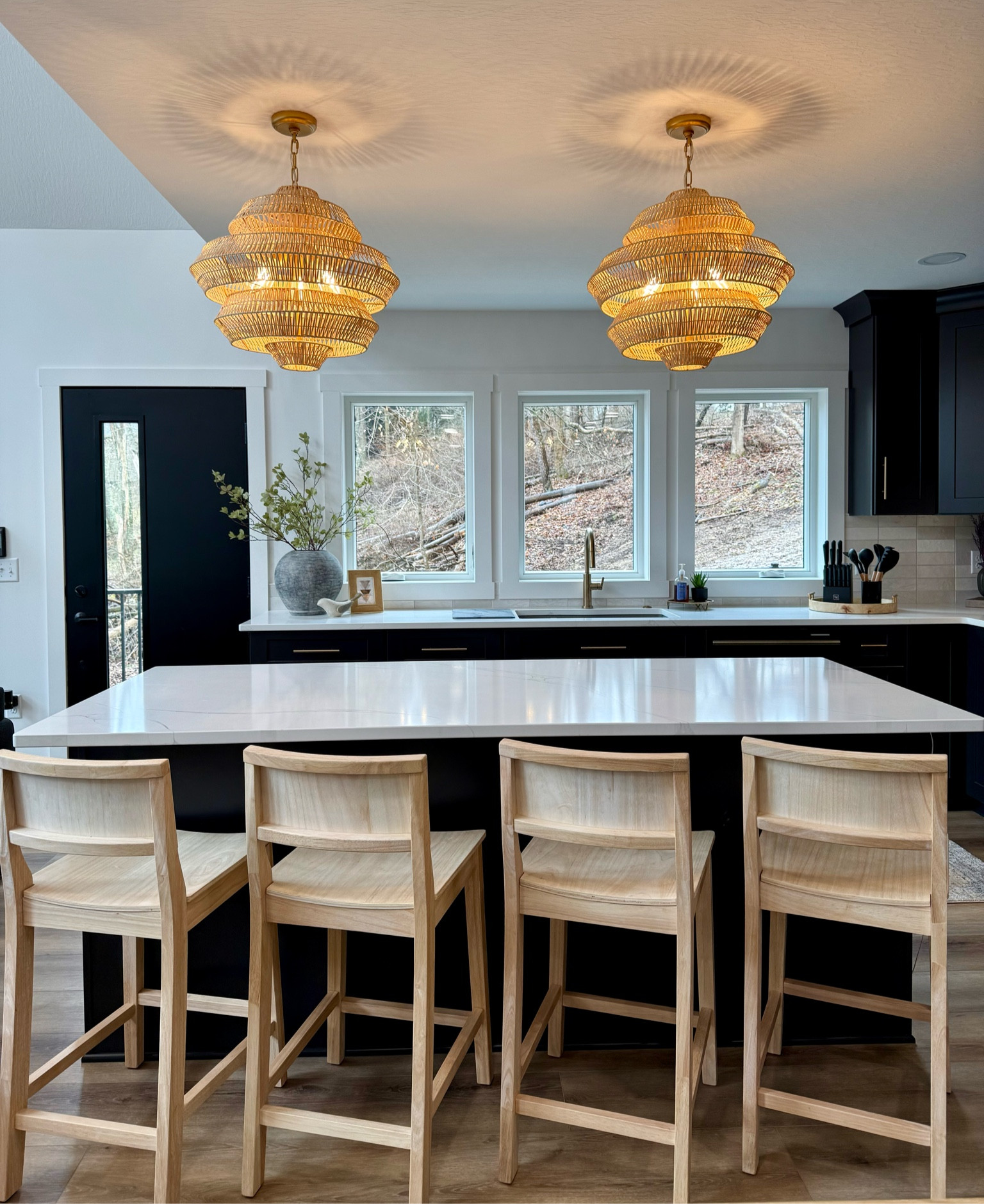 Kitchen makeover goals! 🤍

#LTKHome #LTKFindsUnder100