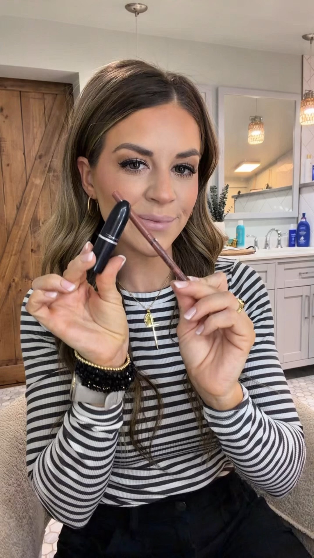 EVERYDAY LIP COMBO 👄
Liner: shade natural 
Lip stick: shade honey love 
#beautyfinds #everydaylip #lipcombo #makeuotutorial 

#LTKselfcare #LTKgrwm #LTKmorningroutine