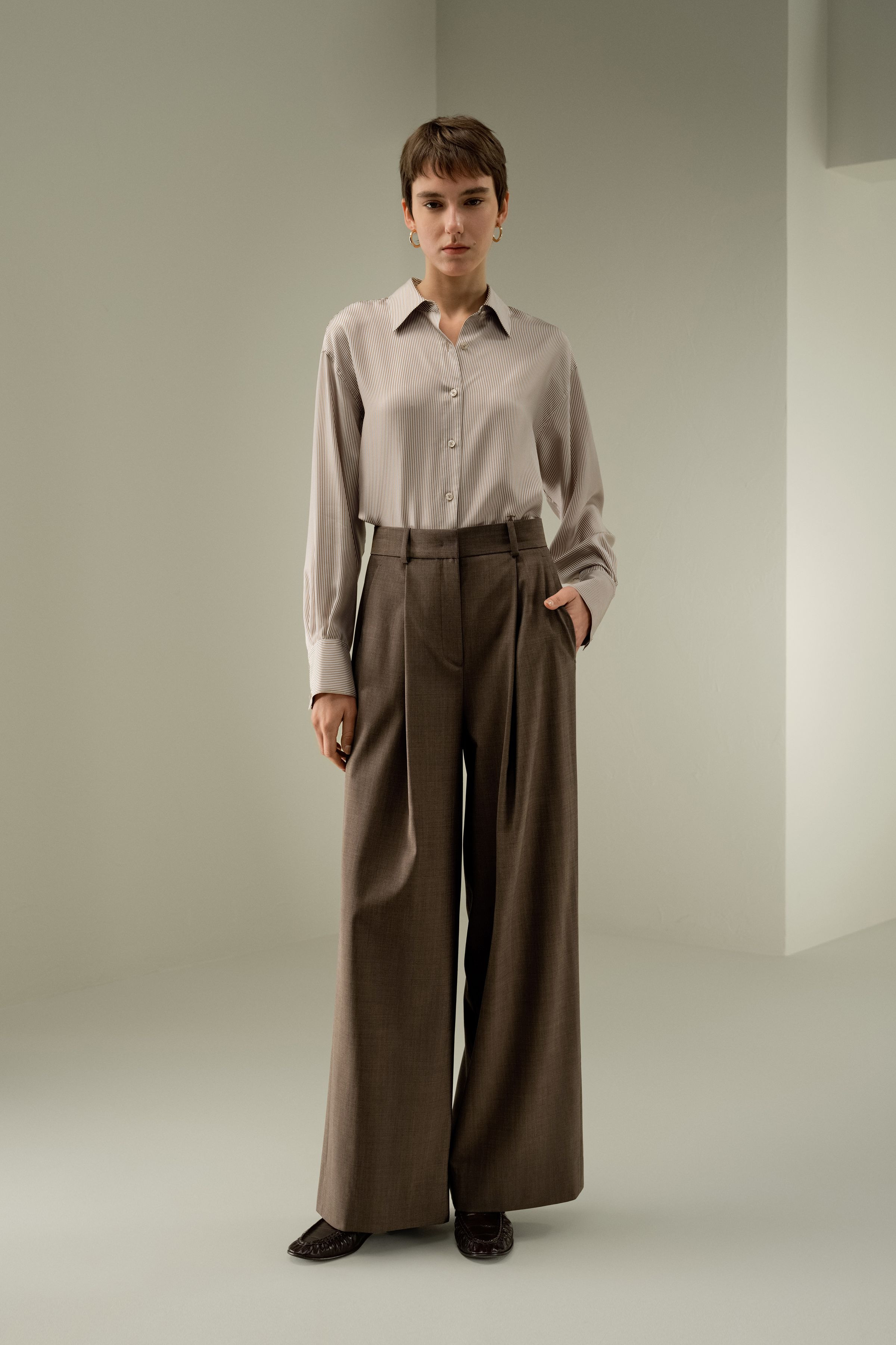 Front-Pleated Silk-Wool Blend Trousers | LILYSILK