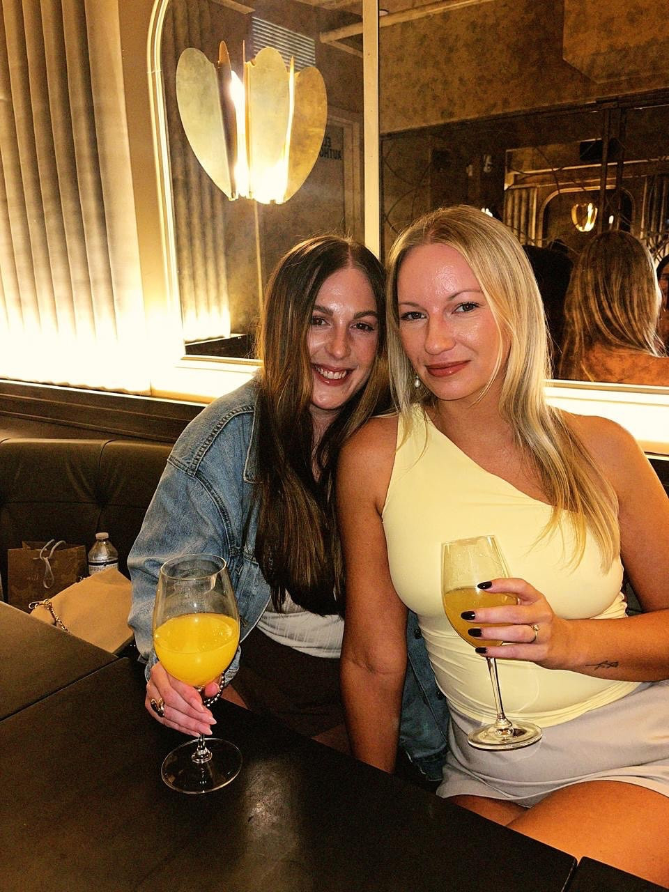 Tampa, you have my heart 🫶🏼

Highlights:
- Dancing with my bestie 💃🏼
- Oysters (always oysters)🦪 
- Brazilian BBQ w/ my fav 🧑🏼‍🍳🇧🇷
- Pin Shells 🐚💕
- Breakfast with a view 🥐🏝️
- An Alabama win 🐘🅰️

Swipe to the very end to see what I looked like coming back to work after vacation…