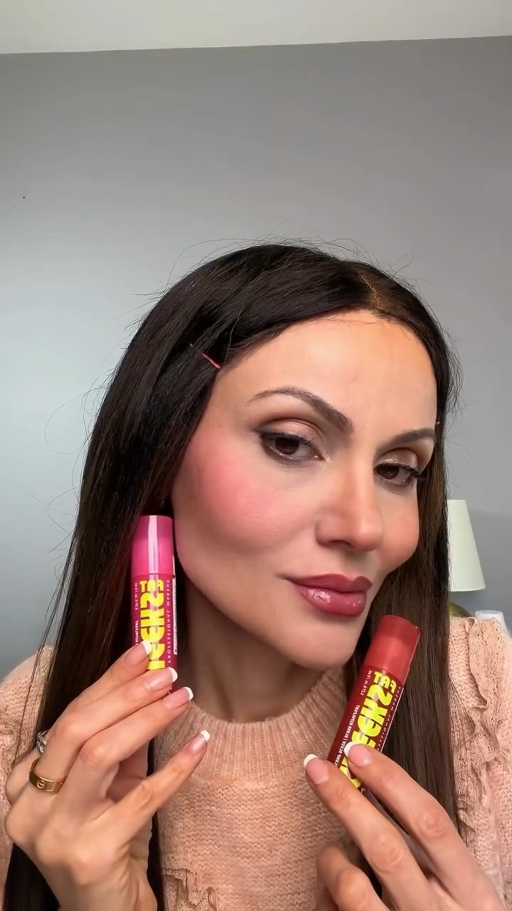 𝐍𝐘𝐗 𝐅𝐚𝐭 𝐂𝐡𝐞𝐞𝐤𝐬 𝐋𝐢𝐪𝐮𝐢𝐝 𝐁𝐥𝐮𝐬𝐡 𝐢𝐬 𝐠𝐢𝐯𝐢𝐧𝐠 𝐦𝐚𝐢𝐧 𝐜𝐡𝐚𝐫𝐚𝐜𝐭𝐞𝐫 𝐞𝐧𝐞𝐫𝐠𝐲 

🌸 Dragon Fruit Drip — bold, juicy glow
🌺 Papaya Plump — soft, romantic flush

Lightweight, blendable, and made for that fresh, radiant pop of color.
A blush moment that truly stands out 💕

@nyxcosmetics

#NYXCosmetics #FatCheeksBlush #LiquidBlush #GlowyMakeup #MainCharacterEnergy
#LTKBeauty #LTKCreator #UGCBeauty #MakeupFinds
