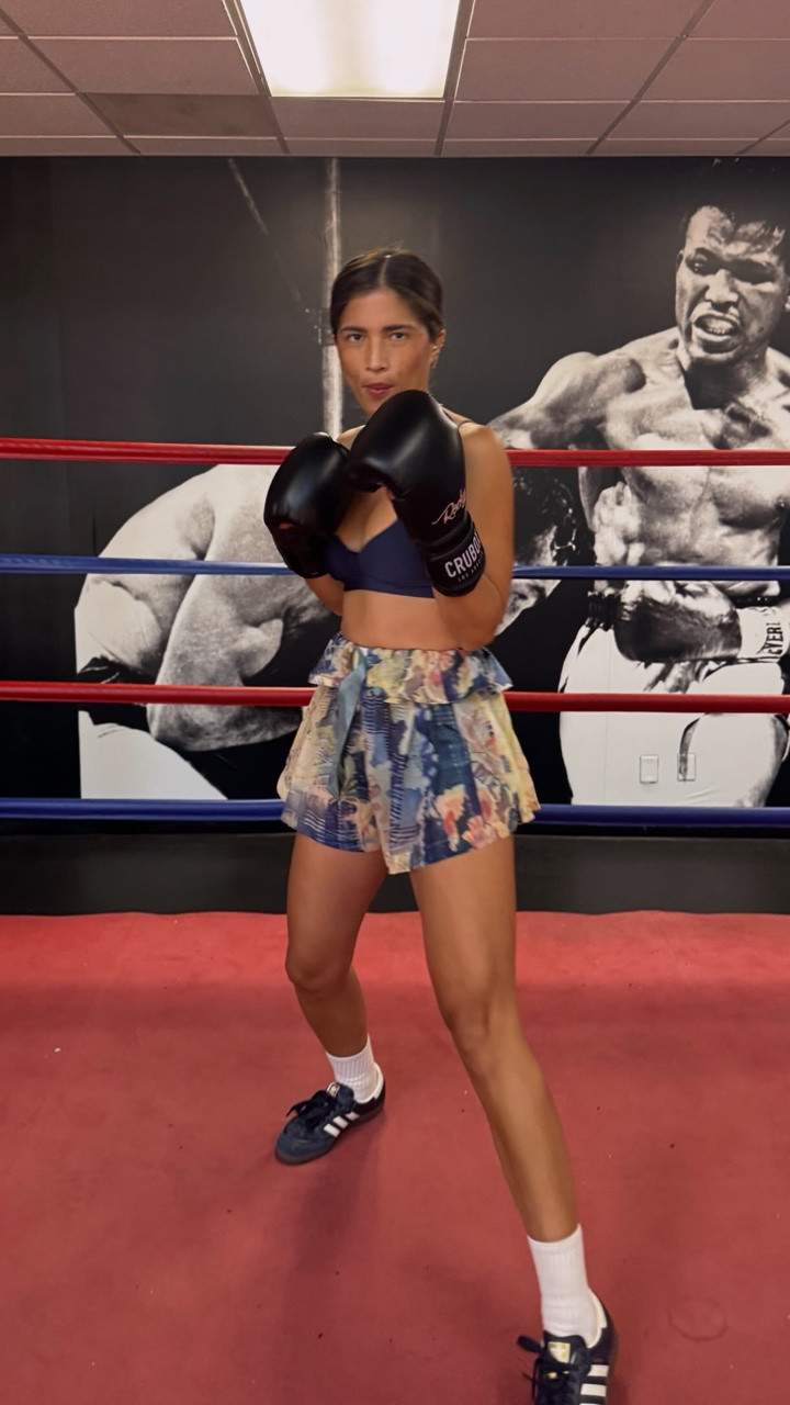 Back in the ring🥊 one of the major contributors to my confidence growing up was martial arts. I had a black belt in Tae Kwon Do but also practiced MMA including muy Thai and Escrima. My Papa Joe was a champion boxer for the army so it’s always been in my blood. What most people don’t realize is that training isn’t all about fighting, in fact all of my teachers made it very clear these skills were a last resort. It instead instilled discipline, respect, and grit. Finding a good teacher is tough, but ricky is the real deal. He teaches the lifestyle and mental discipline as well as the physical, and he will quite literally keep you on your toes! @matt_coop has been training with @rickyquiles for years and has never looked better. Can’t wait to get Jones and Charlie in the ring!