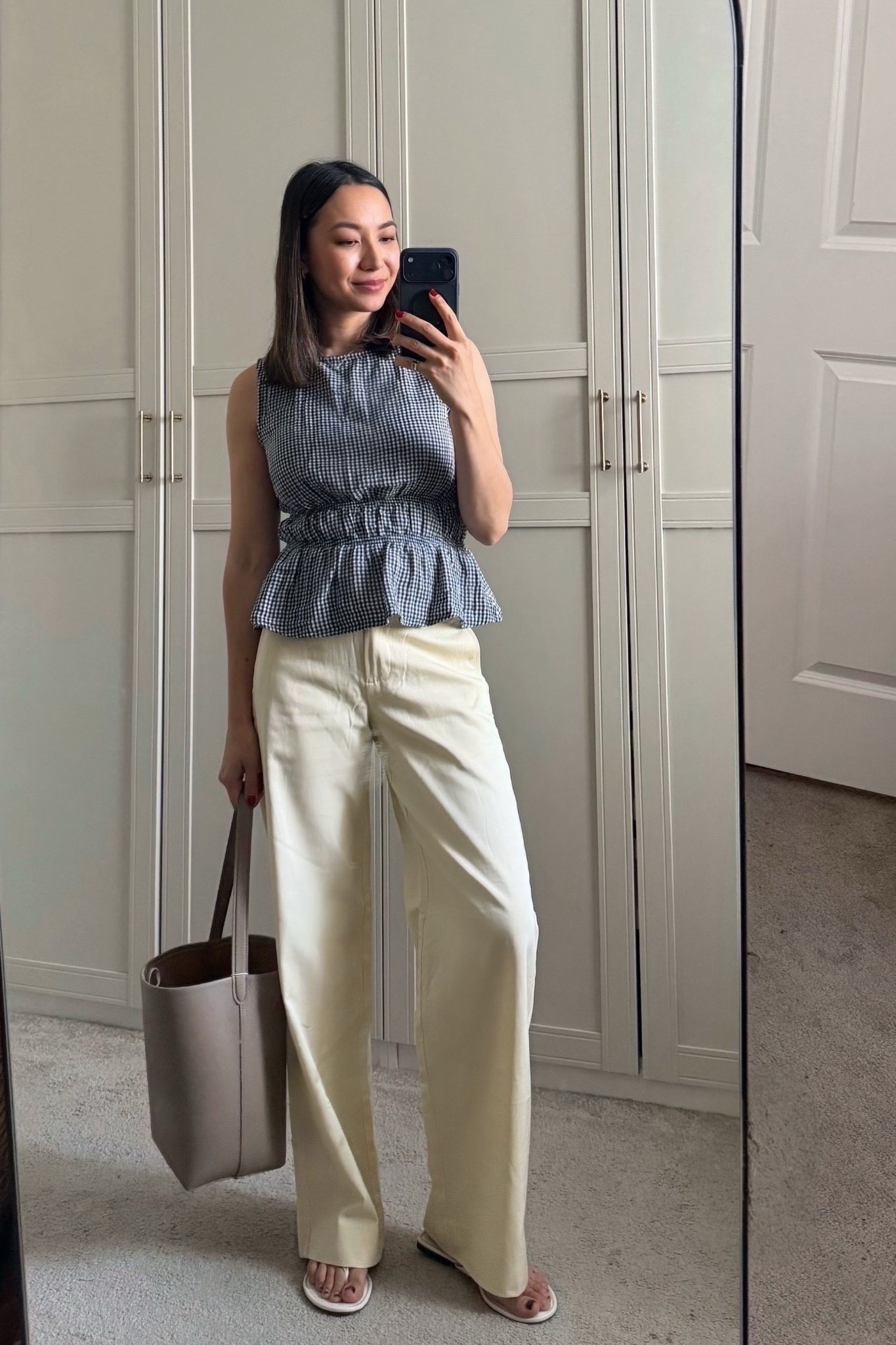 Spring outfit 

Gap peplum top — xs, flattering silhouette 
Br pants 
Amazon tote - almost identical to the row bag 


#LTKootd