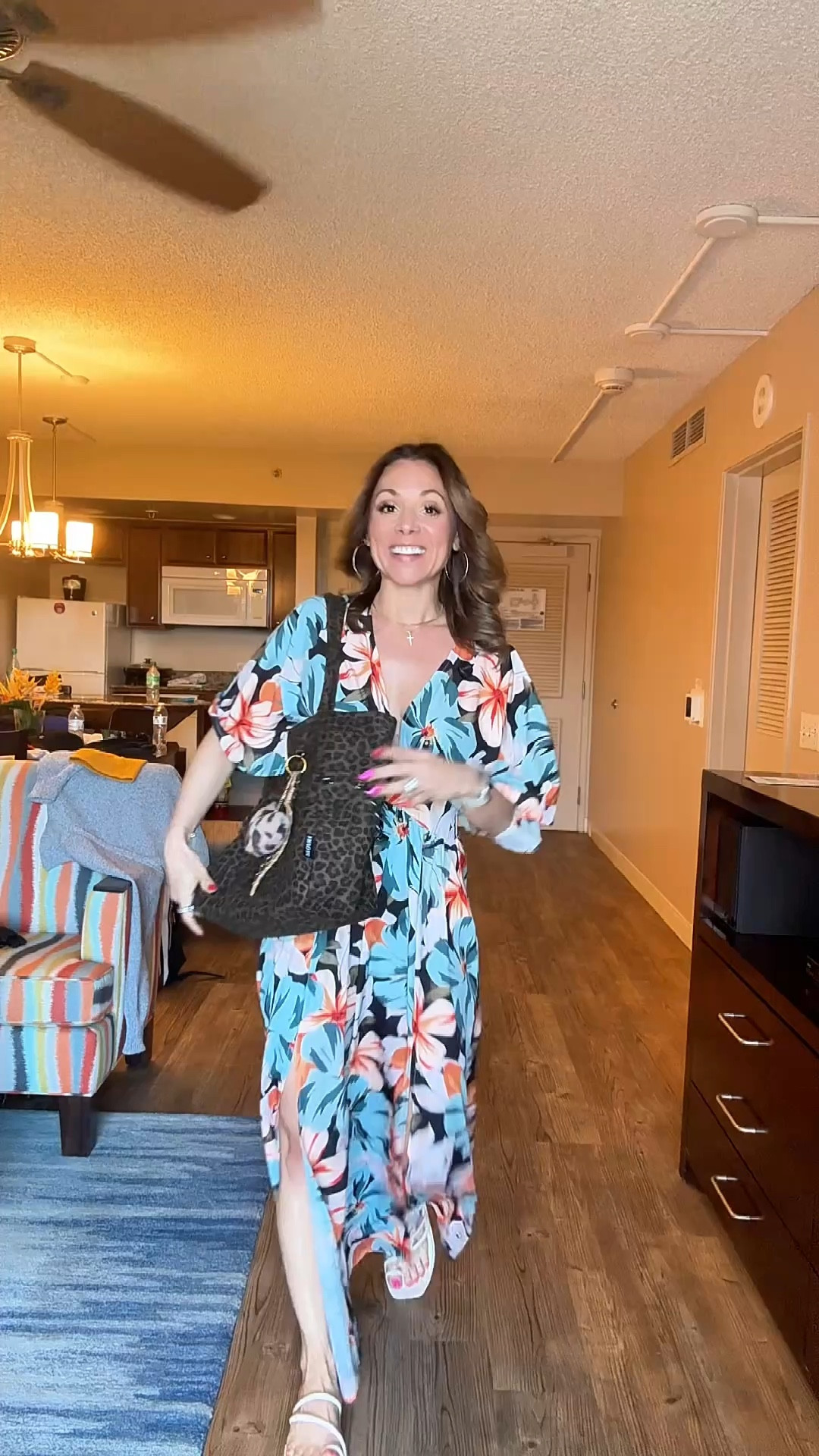 Most purses look great but hold almost nothing, which makes them frustrating for everyday life. This leopard print tote ended up surprising me because it has so much space and multiple pockets, so everything finally stays organized.

It’s the perfect everyday tote bag for running errands, traveling, work, or just carrying the things we actually need during the day. The leopard print pattern gives it a stylish look, and the little leopard heart charm adds the cutest detail.

• • #ToteBagStyle
• • #LeopardPrintFashion
• • #EverydayTote
• • #PurseOrganization
• • #FashionAccessories