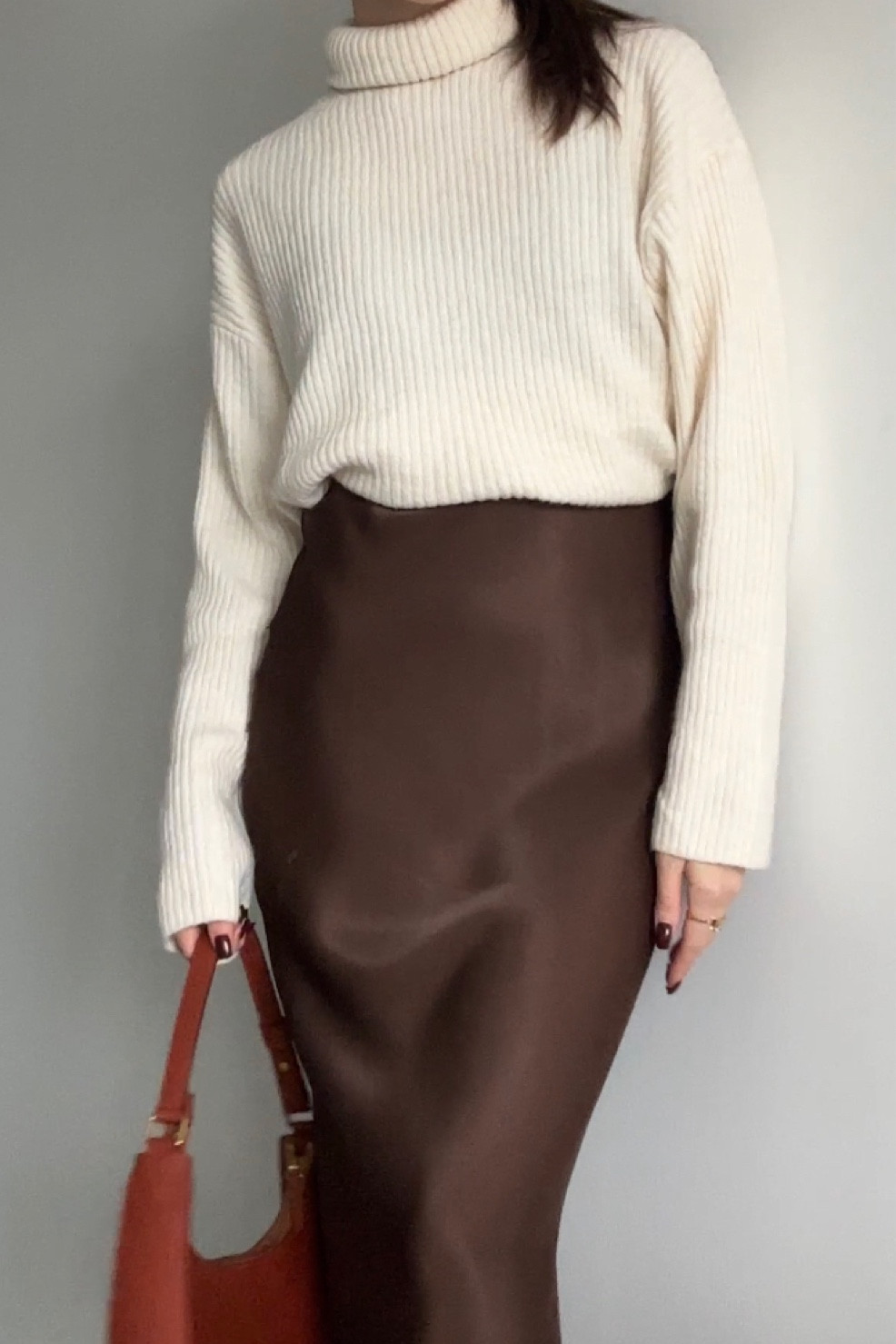 silk + sweaters 🐻🤍

original skirt: a dress from Zara
purse: H.Pai official 

#LTKworkwear #LTKstyletip #LTKfindsunder100