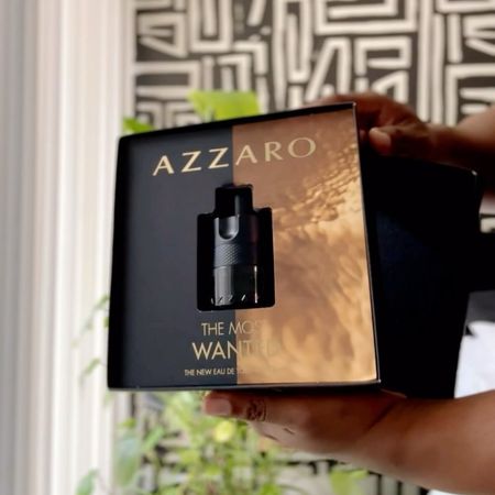 Just tried the newest fragrance from @azzaro_parfums, The Most Wanted Eau de Toilette Intense, and it’s probably going to be in heavy rotation this Summer! Earthy, citrusy and floral. Perfect for those who dare to be unapologetically themselves. #FragranceReview #IWantItIDareIt #AzzaroTheMostWanted #AzzaroParfums