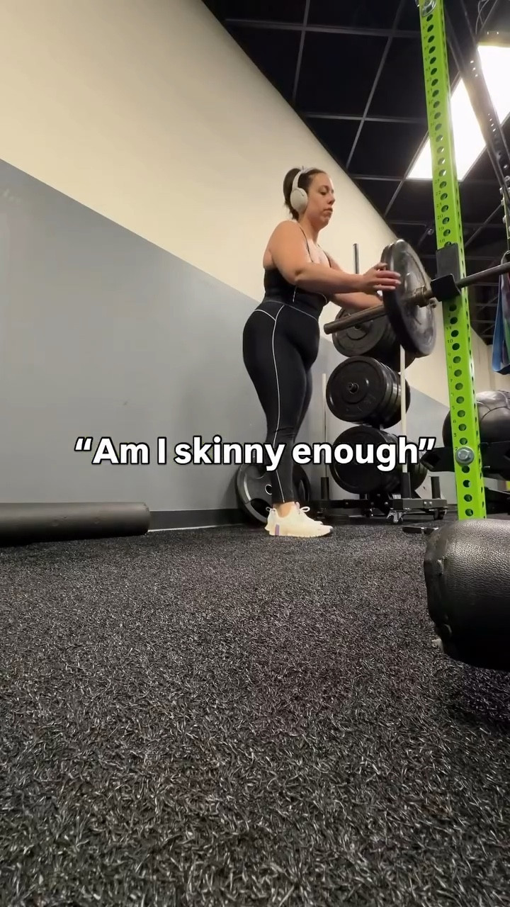 heavyyyy on the body slamming 💪☠️ for so long I was so insecure about my strength because it was looked at as being too “big” …. Now it’s my flex as a mom 👏🏻

#LTKfitnessgoals #LTKMidsize #LTKActive