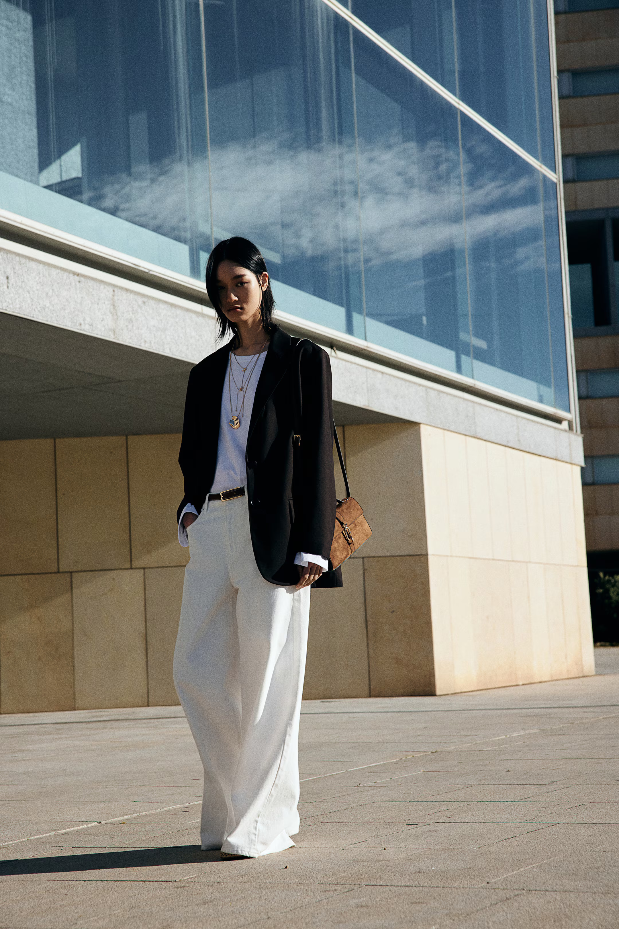 Napped crossbody bag - Dark beige - Ladies | H&M GB | H&M (UK, MY, IN, SG, PH, TW, HK)