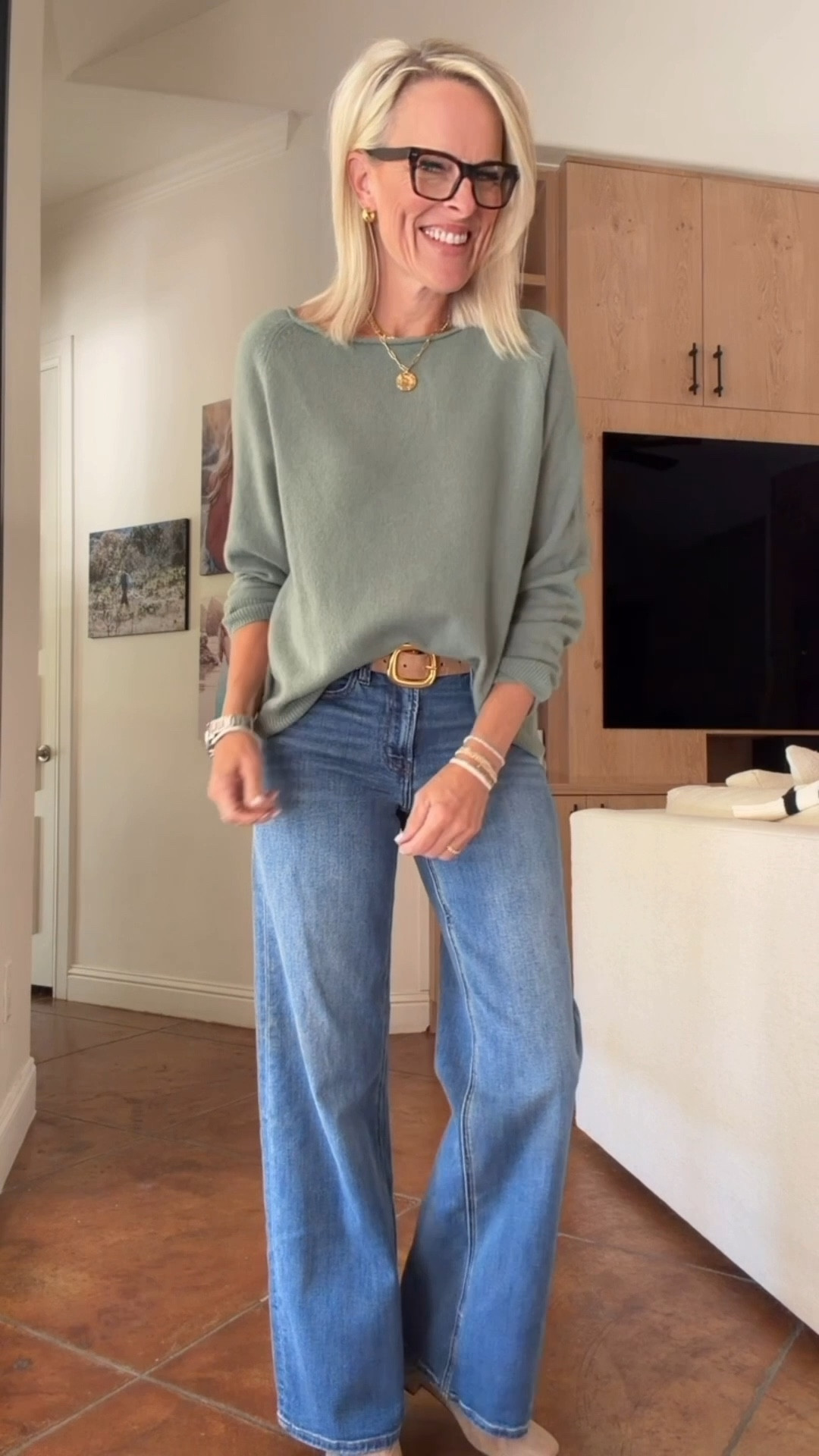 Winter wardrobe update…Quince understood the assignment, quality, cashmere , and jackets for way less than you would expect!! 

Cashmere sweater - I sized up one size for an oversized fit
Denim -$50 and such great quality, fit is true to size and I am wearing the 30 inch inseam. Now comes in multiple inseams 
Tall regular and petite 

Their jacket selection is amazing, the large puffer jacket is so affordable and very warm, I took it with me on a very cold weather trip and love. The hood is removable.

The leather bomber jacket is absolutely amazing and completely on trend. It is oversized already so I got my true size.

@onequince #quincepartner 


#LTKStyleTip #LTKSeasonal #LTKGiftGuide