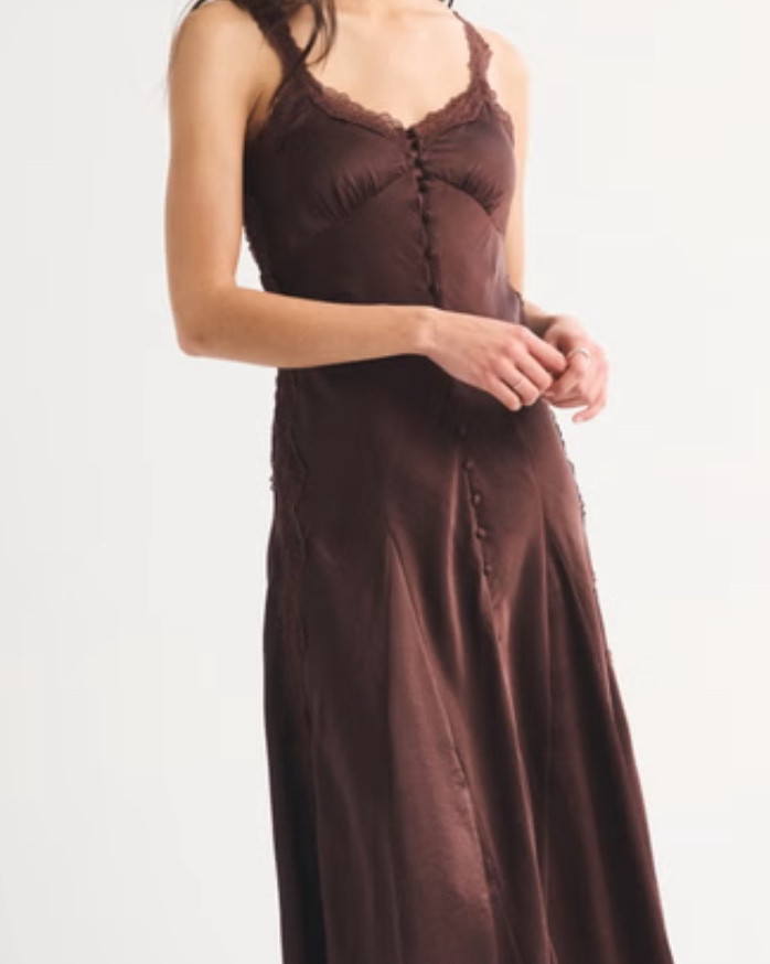 2 ways of wearing it.
Brown maxi dress

#LTKootd #LTKSeasonal #LTKTravel