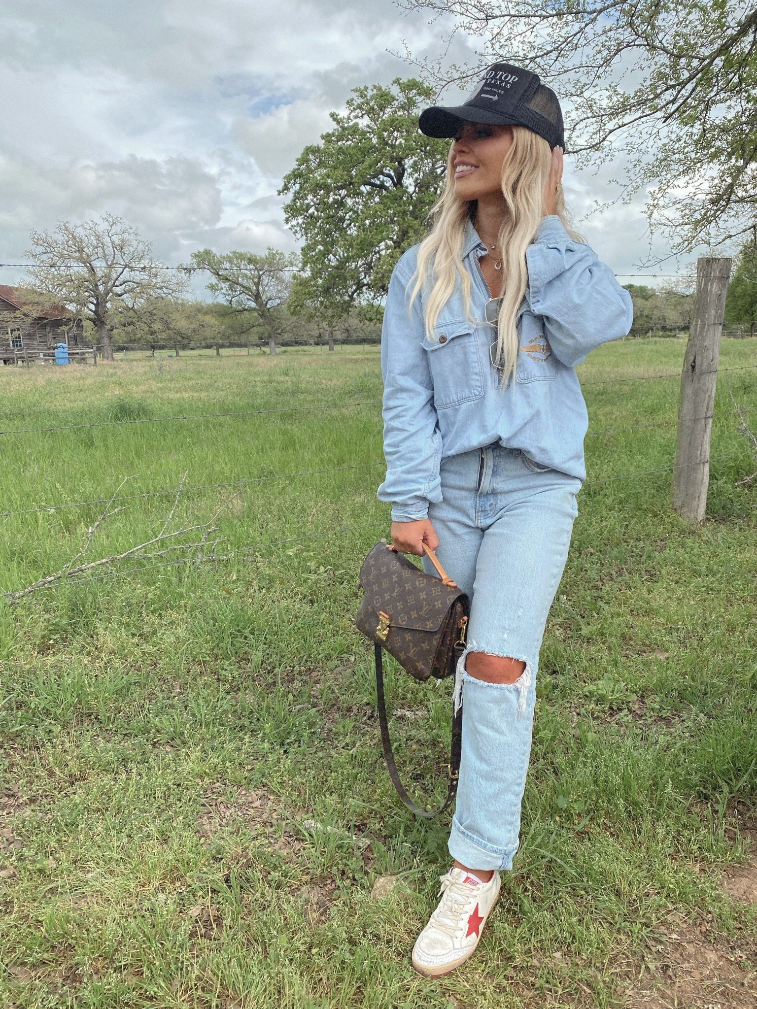 My fave straight leg jeans & most comfortable Golden Goose ♥️

Abercrombie, Nordstrom, shoe crush

#LTKShoeCrush #LTKStyleTip