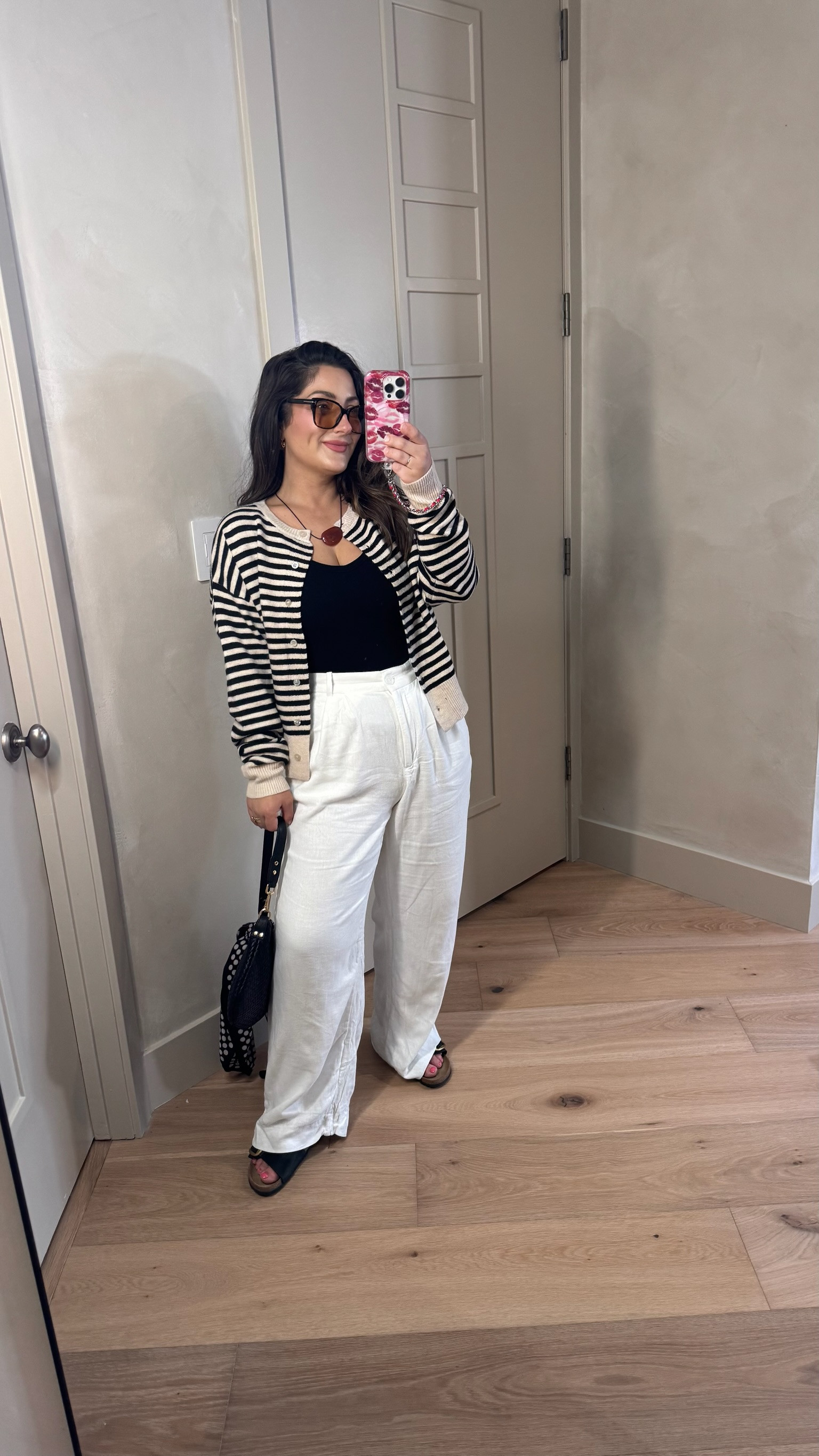 Chic spring outfit! 

Striped cardigan size small
Tank size small
Linen pants size 27 short (I prefer the curve love fit but linked both!) 

5'0" 140lbs 
Petite friendly

#LTKSeasonal #LTKootd #LTKPetite
