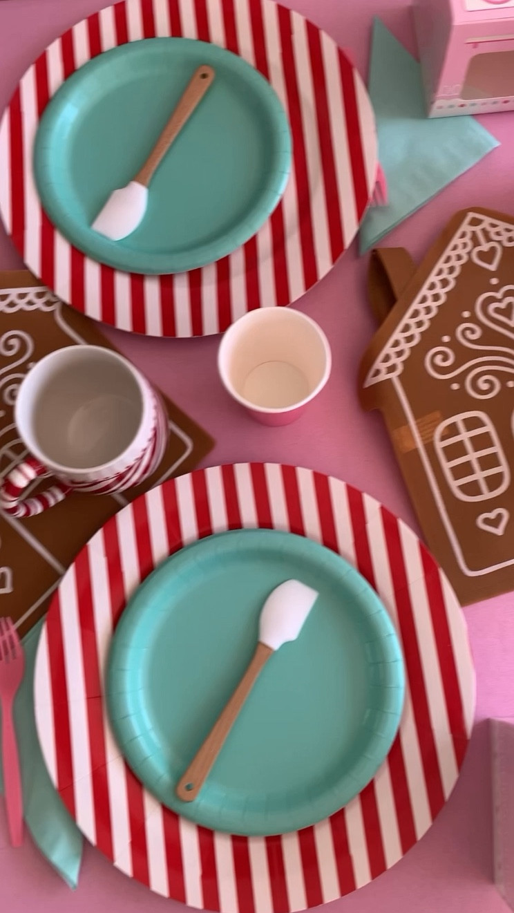 Calling all elves! 🍪🎄 Get ready to spread some holiday cheer with a Mrs. Claus Christmas Bake Shop party! I'm using @orientaltrading's adorable decorations, treats, and supplies to create a magical and festive party.

#LTKParties #LTKSeasonal #LTKHoliday