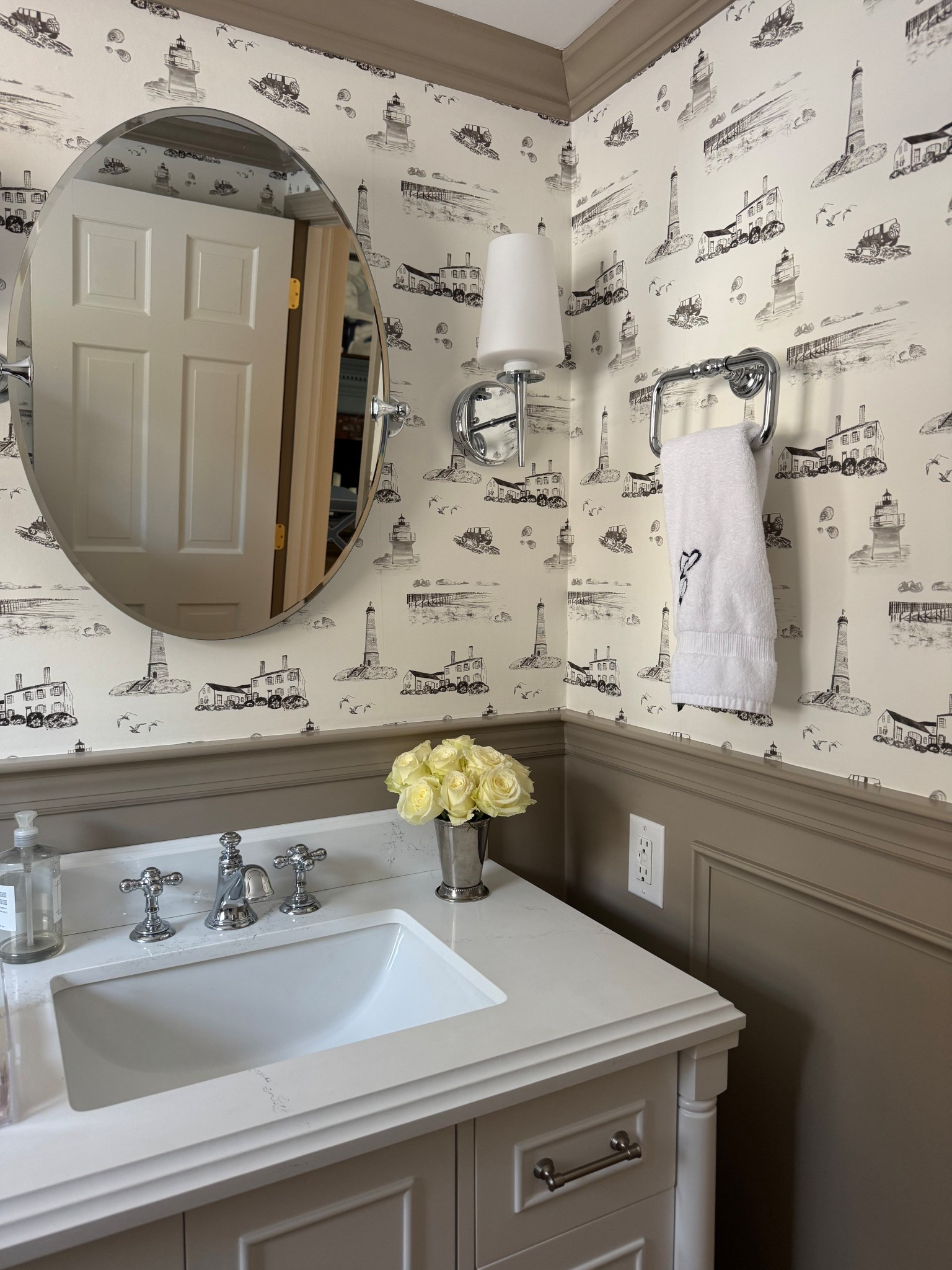 South shore ma toile wallpaperit's

#LTKHome