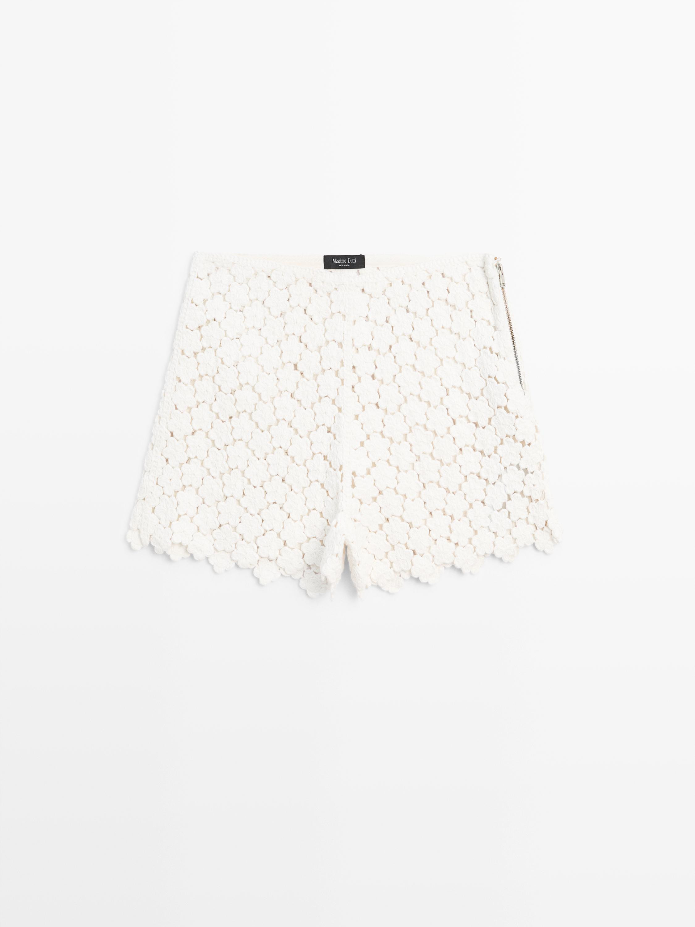 Crochet shorts with floral details | Massimo Dutti UK