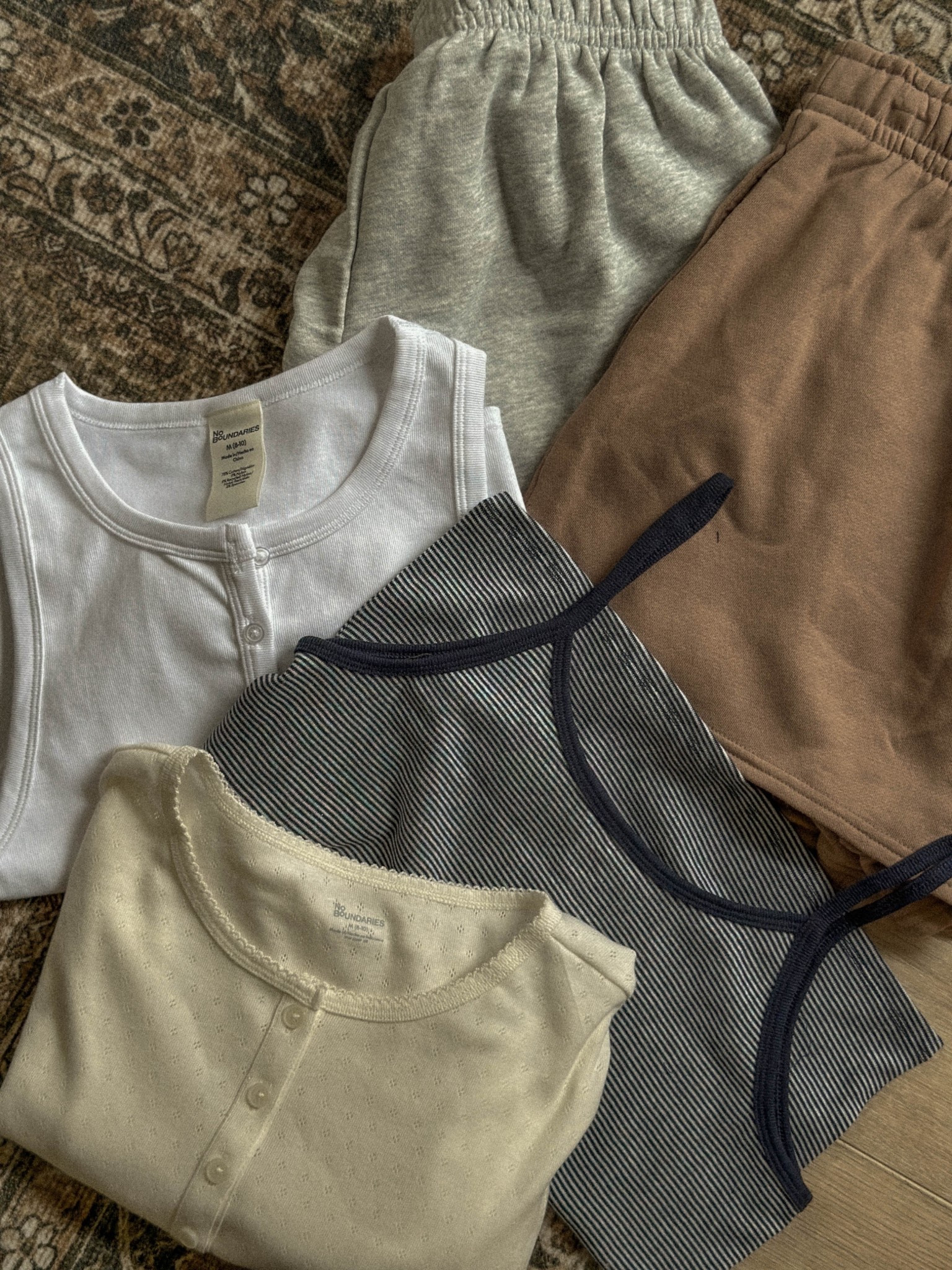 The cutest basics for under $10

#LTKStyleTip #LTKActive