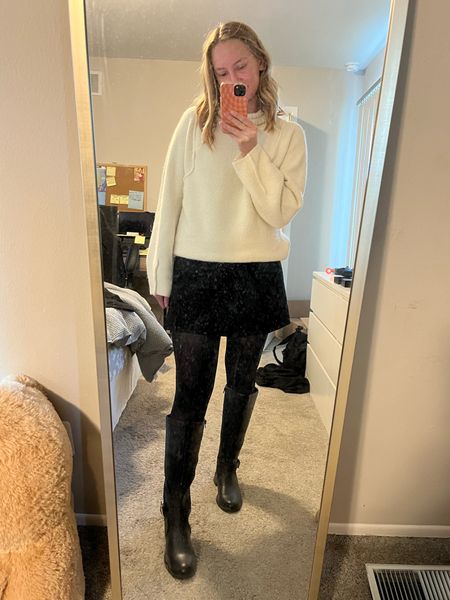 Just got these new boots for the fall and winter! This outfit would be perfect for a cozy night out 🥰🍁🍂❤️

#LTKSeasonal #LTKunder100 #LTKU
