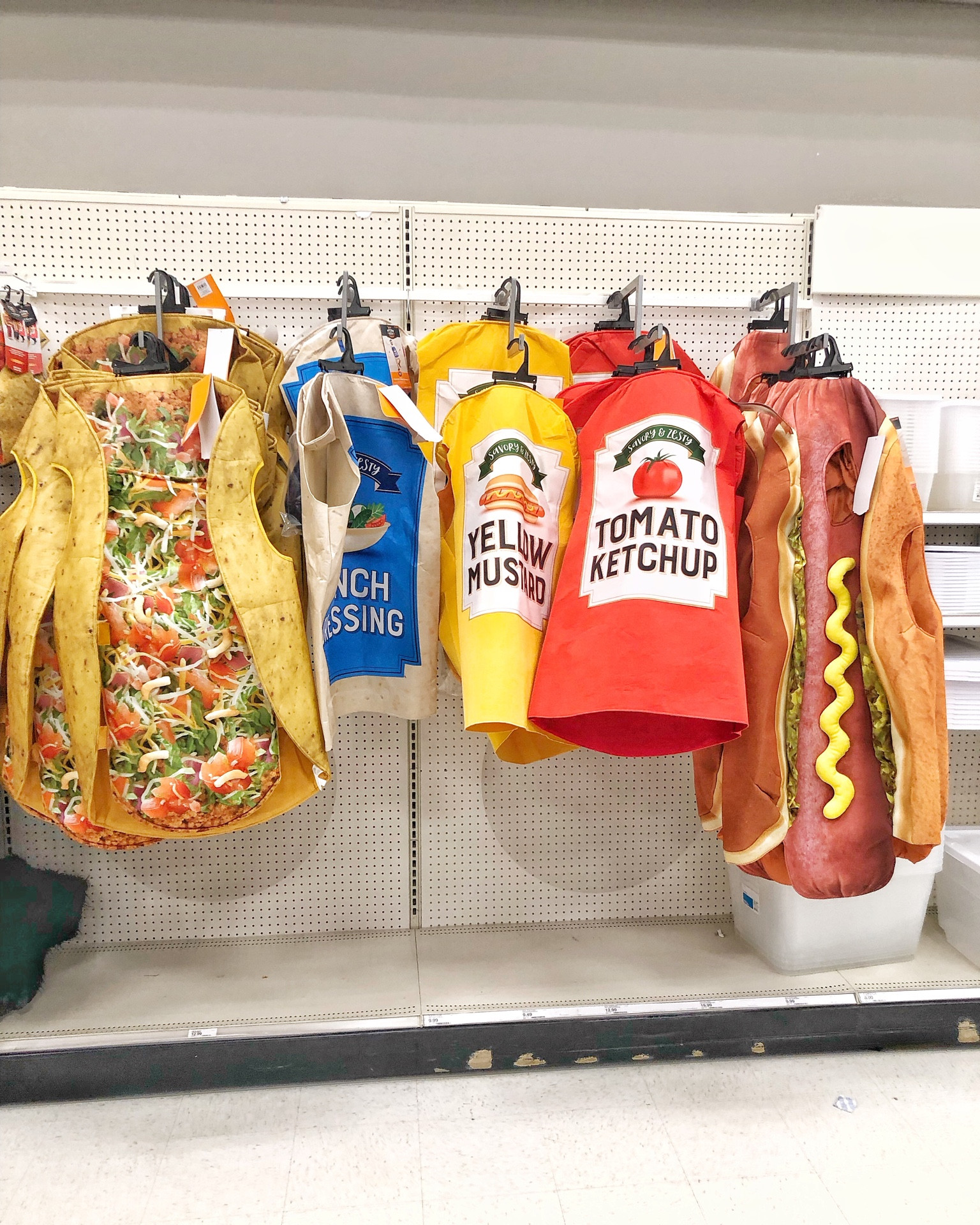 TARGET DEAL DAYS: Halloween costumes are BOGO 50% off at Target through 10/8! That includes costumes for adults, kids and even pets! 🎃


#Target #TargetStyle #TargetFinds #TargetTrends #targetdealdays #dealdays #sale #halloween #halloweencostume #costume #halloweenstyle #spookyseason #adultcostume #kidscostumes #petcostumes #costumeparty #fall #foodcostume



#LTKHalloween #LTKfamily #LTKsalealert