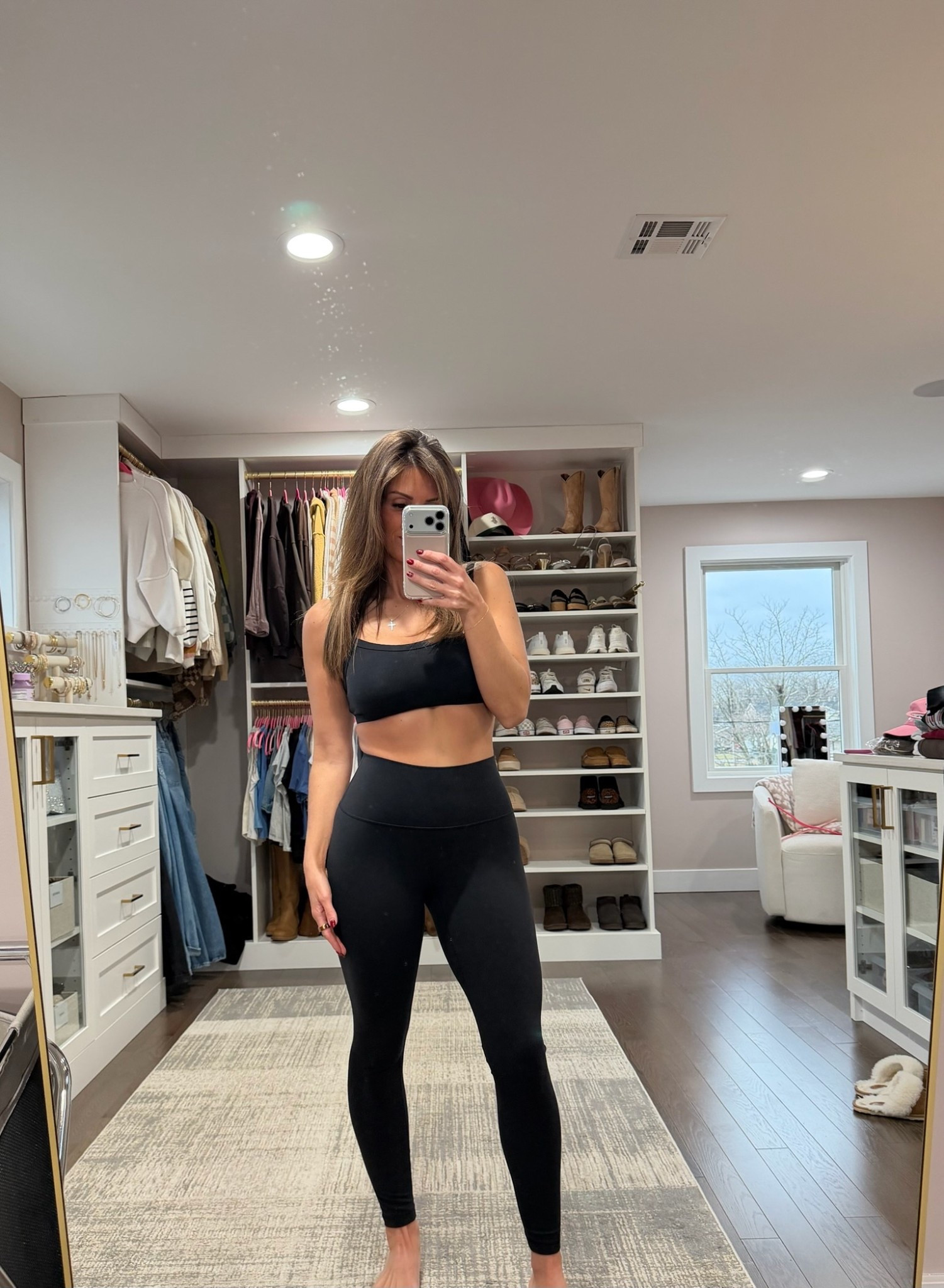 Aritzia buttery soft set

#LTKSeasonal #LTKSaleAlert #LTKFindsUnder50