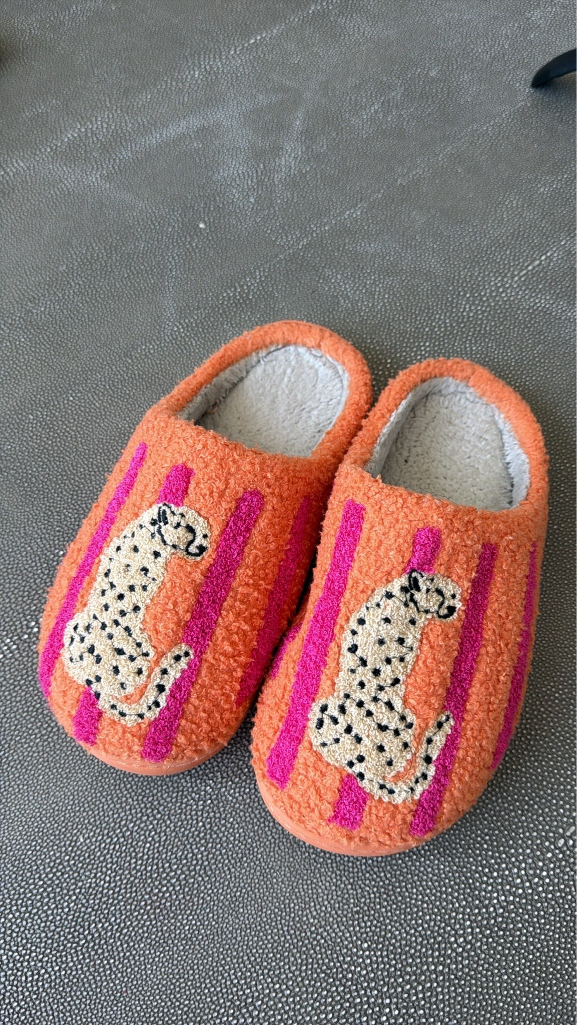 Cozy and cute stylish slipper find!