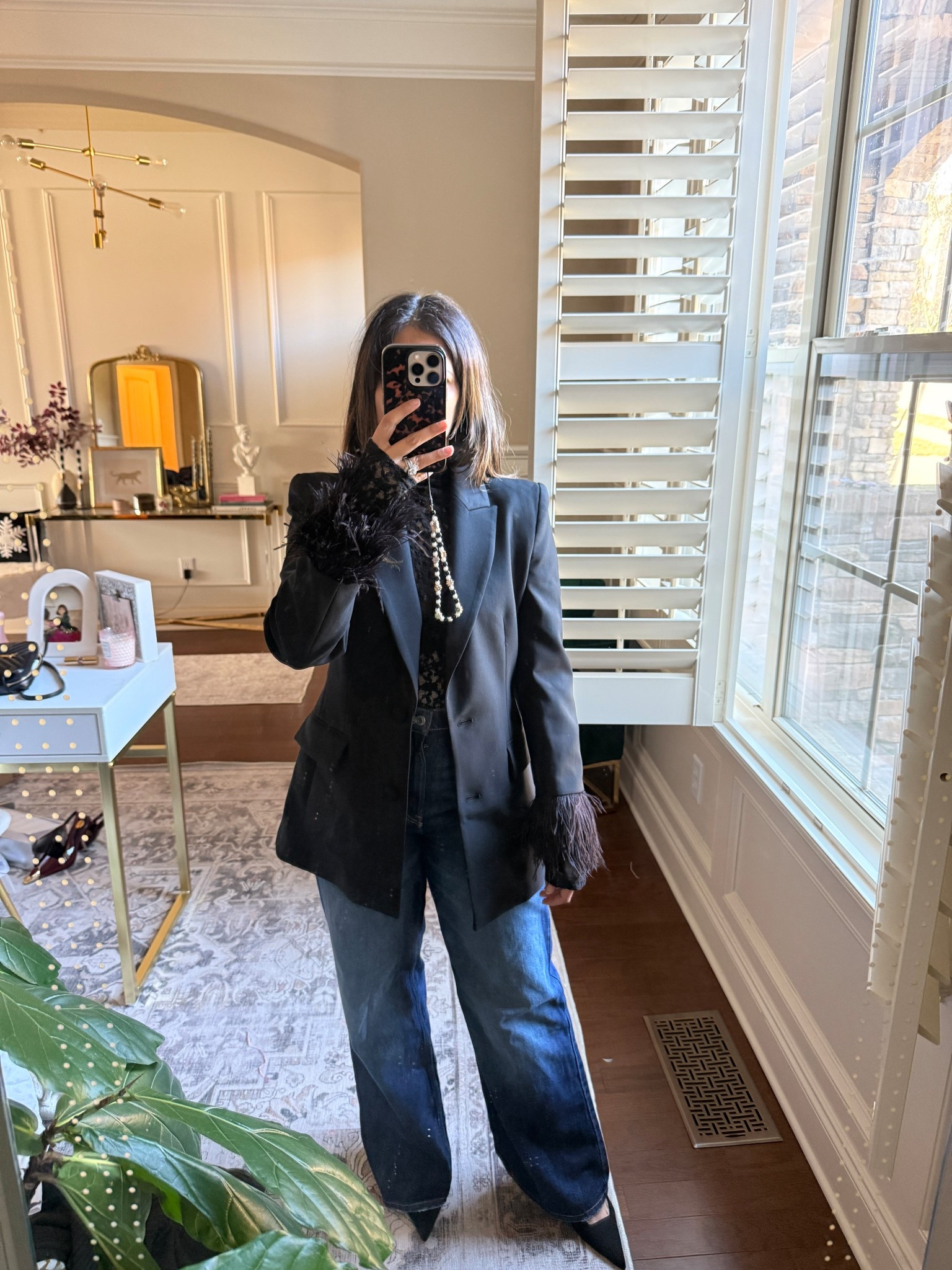 There is something about father sleeves that just so festive! 