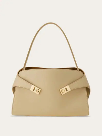 Hug soft bicolor shoulder bag (M) | Ferragamo