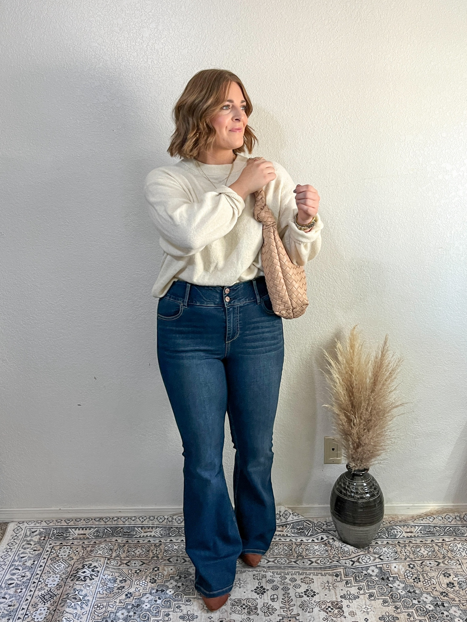 Fall Outfit Inspo// comfy but elevated!

Sweater M (runs big)
Jeans are flare jeans from 1822 denim (not able to link on LTK—direct link to jeans on my Instagram in my bio)



#LTKStyleTip #LTKFindsUnder50 #LTKMidsize