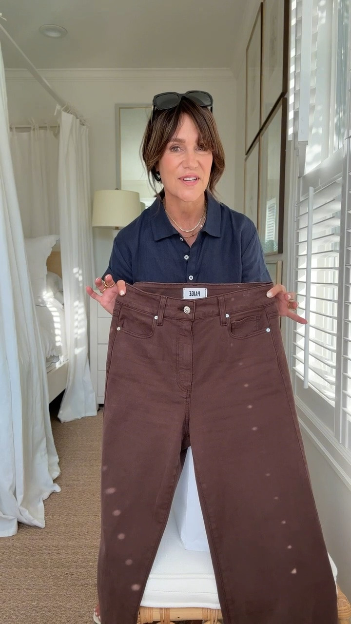 Just got back from Nordstrom and found the best NEW jeans!!! 

Brown denim is trending right now, and this pair is hands-down my highest recommendation!

Not only does this pair look good on EVERYONE, it’s super soft and comfortable.
Fit runs true to size. If you’re between sizes, I would size down.

#LTKootd #LTKdayinmylife #LTKSeasonal