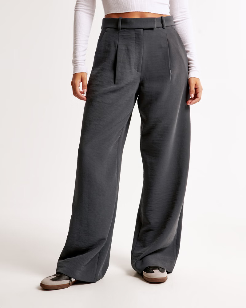 Curve Love A&F Harper Tailored Premium Crepe Ultra-Wide Leg Pant | Abercrombie & Fitch (UK)