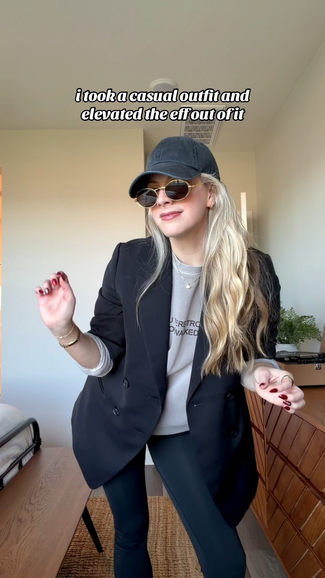 casual, but styled on purpose 🤍
proof that a few good basics + the right layers = effortless cool.

linked everything here 🫶🏻


#LTKGiftGuide #LTKootd #LTKTravel