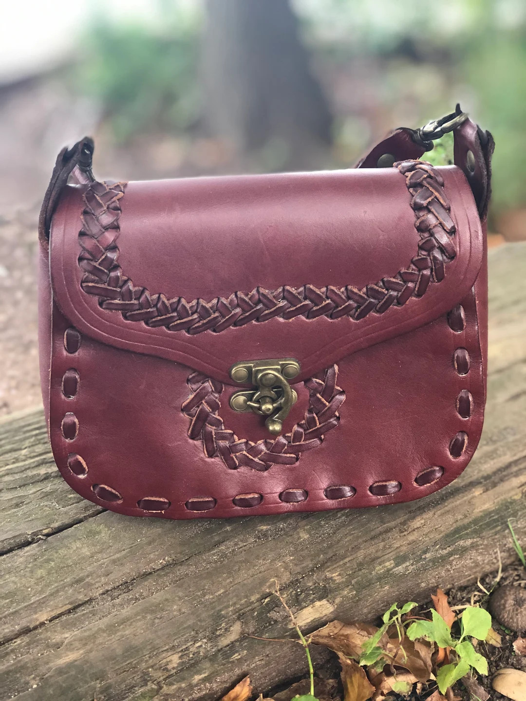 Retro Leather Halikarnas Shoulder Bag | Etsy (US)