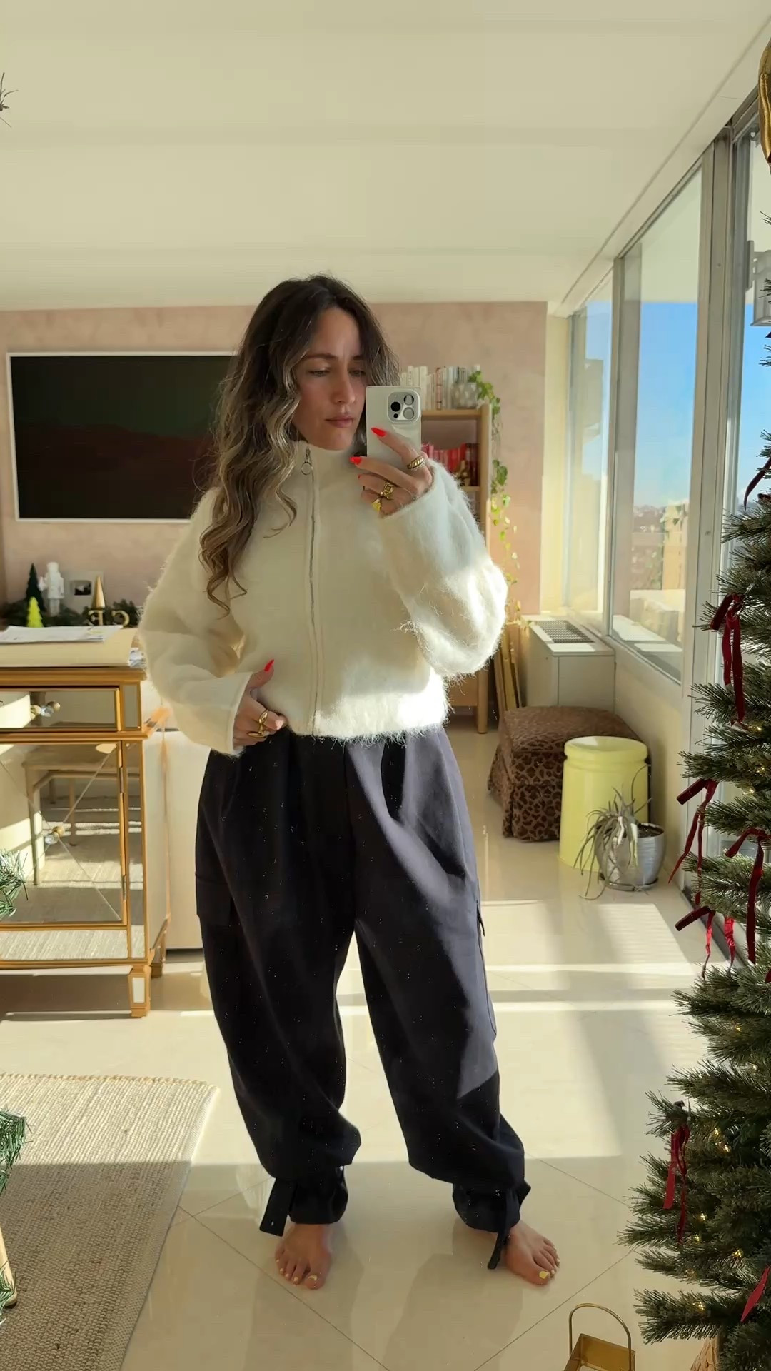 These are a size L pant but i just ordered medium to compare 

Size XS sweater (runs super generous)

#LTKMidsize