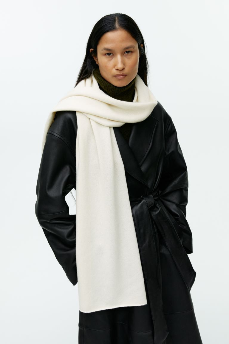 Cashmere Scarf | H&M (UK, MY, IN, SG, PH, TW, HK)