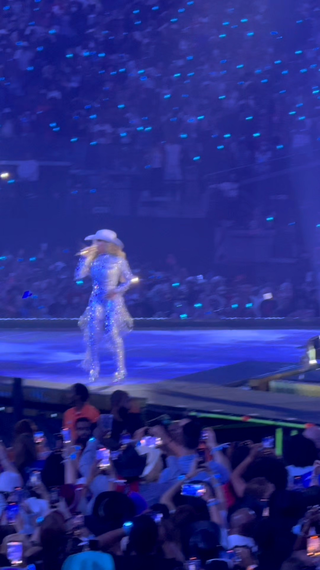 Traveling for events is what we do more of now that our kids can be home without us. So I planned a mom and dad vacation before we attended the Cowboy Carter Tour in its final city, Las Beygas🤠🐝🇺🇸 Here’s some of what I packed and wore. 

#LTKTravel #LTKStyleTip #LTKBeauty