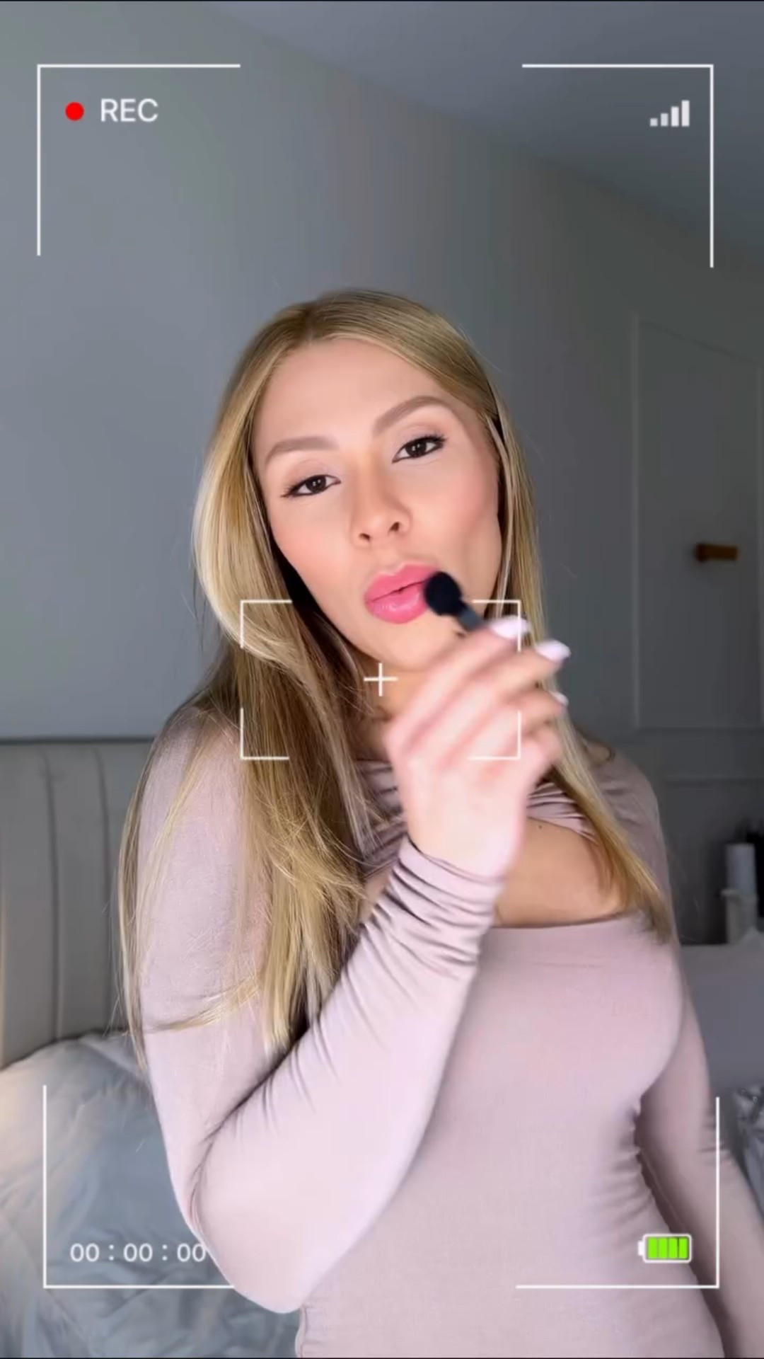 Last night’s dinner vibes ✨
Soft glam, cozy elegance… and my new signature scent: @amouageofficial Guidance.
Warm, creamy, floral, and impossibly addictive — the kind of fragrance that makes people stop and ask “what are you wearing?”

I layered the body wash + lotion from the gift set and the scent lasted all night! 

A perfect fragrance for:
✨ date nights
✨ elegant dinners
✨ cozy winter nights
✨ feminine, warm, luxurious vibes

What was your fragrance of the night? ✨

#fragrancelover #perfumeaddict #amouageguidance #luxuryfragrance #dateoutfit