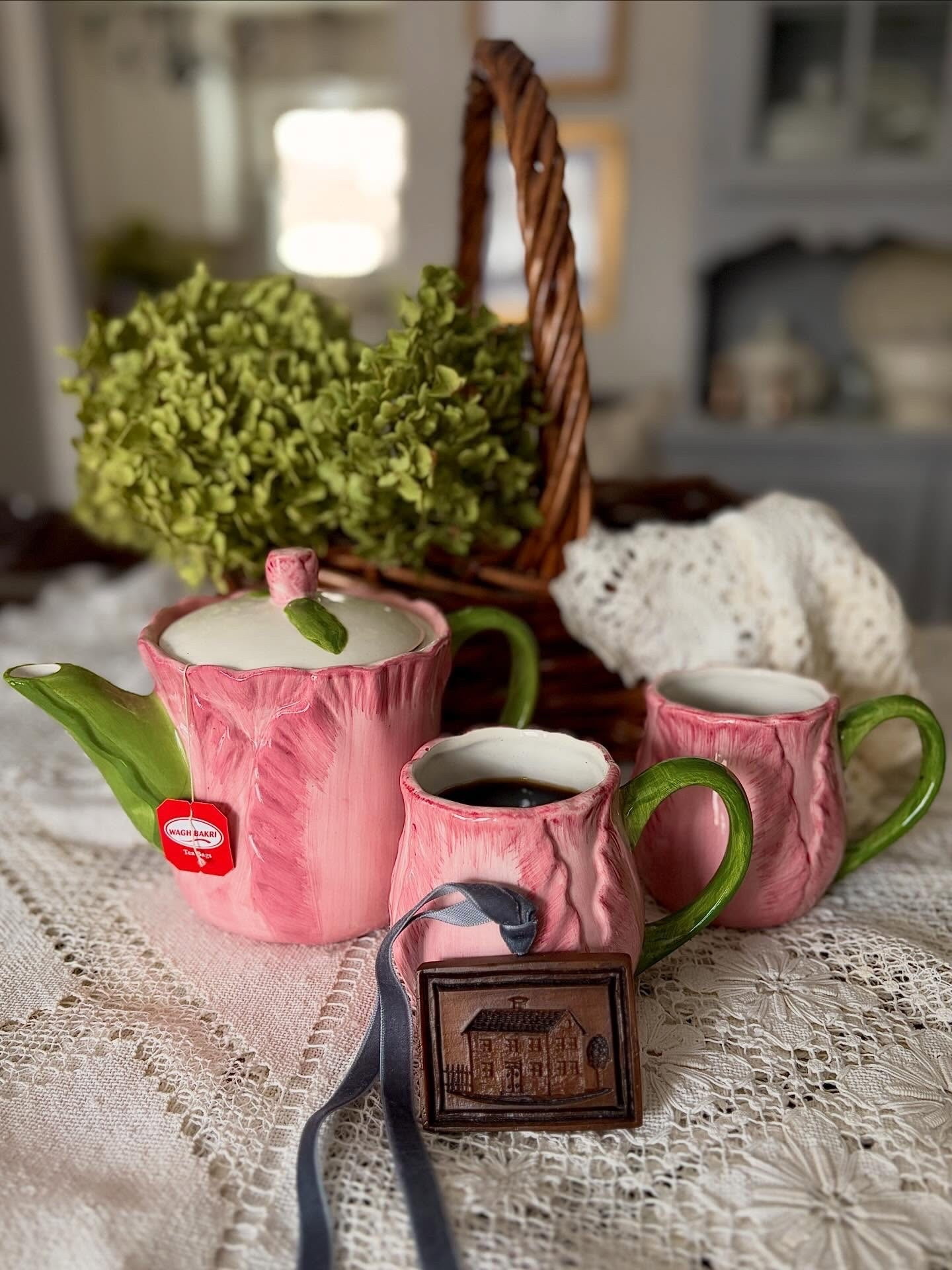 February is for tea parties and cookie making. When I was a little girl my mom threw me a tea party for my birthday with this exact teapot and cups. She gave them to me a few years ago and I’ve cherished them ever since. Today, they make an appearance. 
#englishcottage #teapartytheme #cottage #cottagecore #bryanscozycorner
