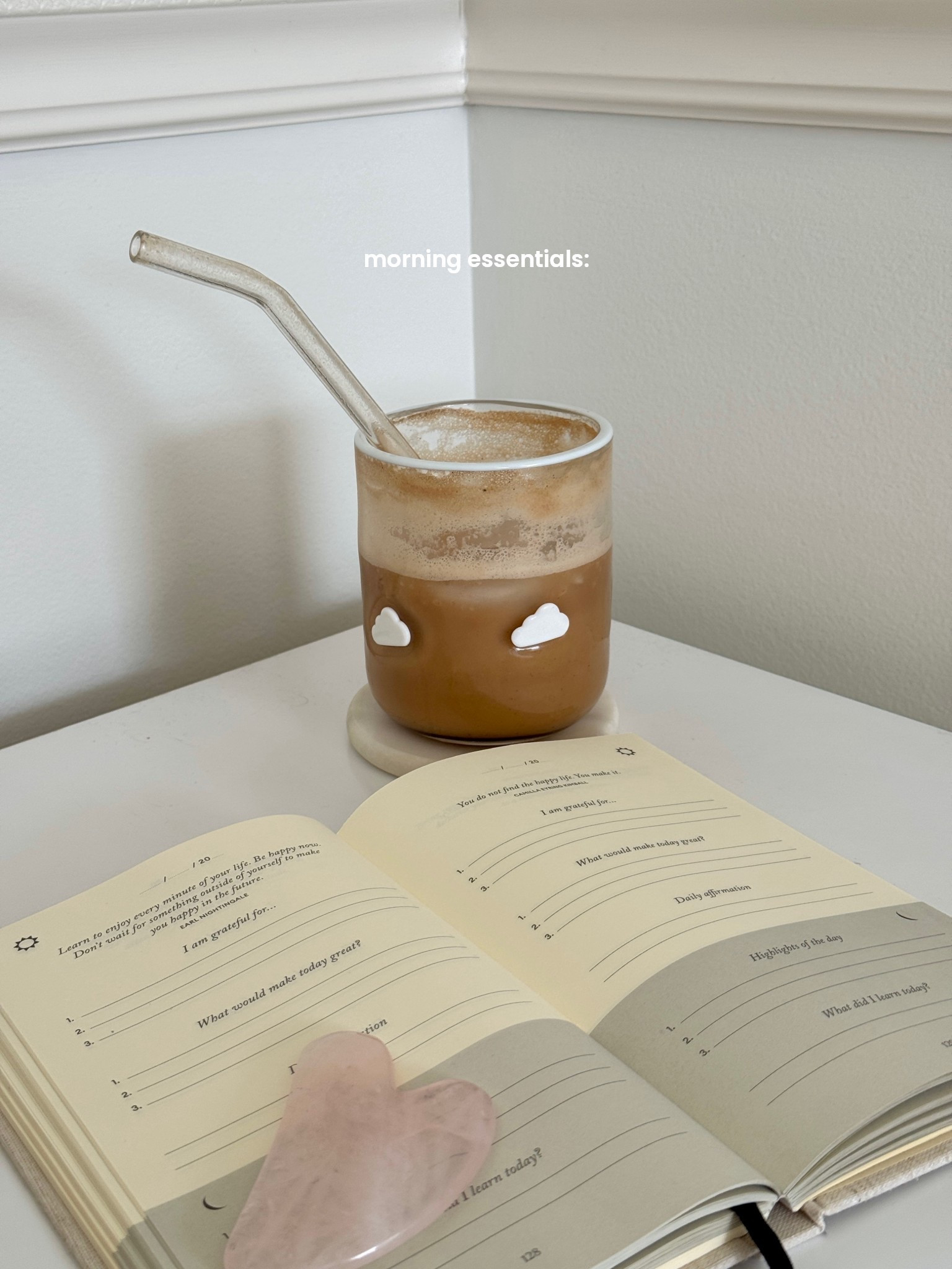 my journal & my iced latte 📖☕️


#LTKdayinmylife #LTKmorningroutine #LTKBeauty