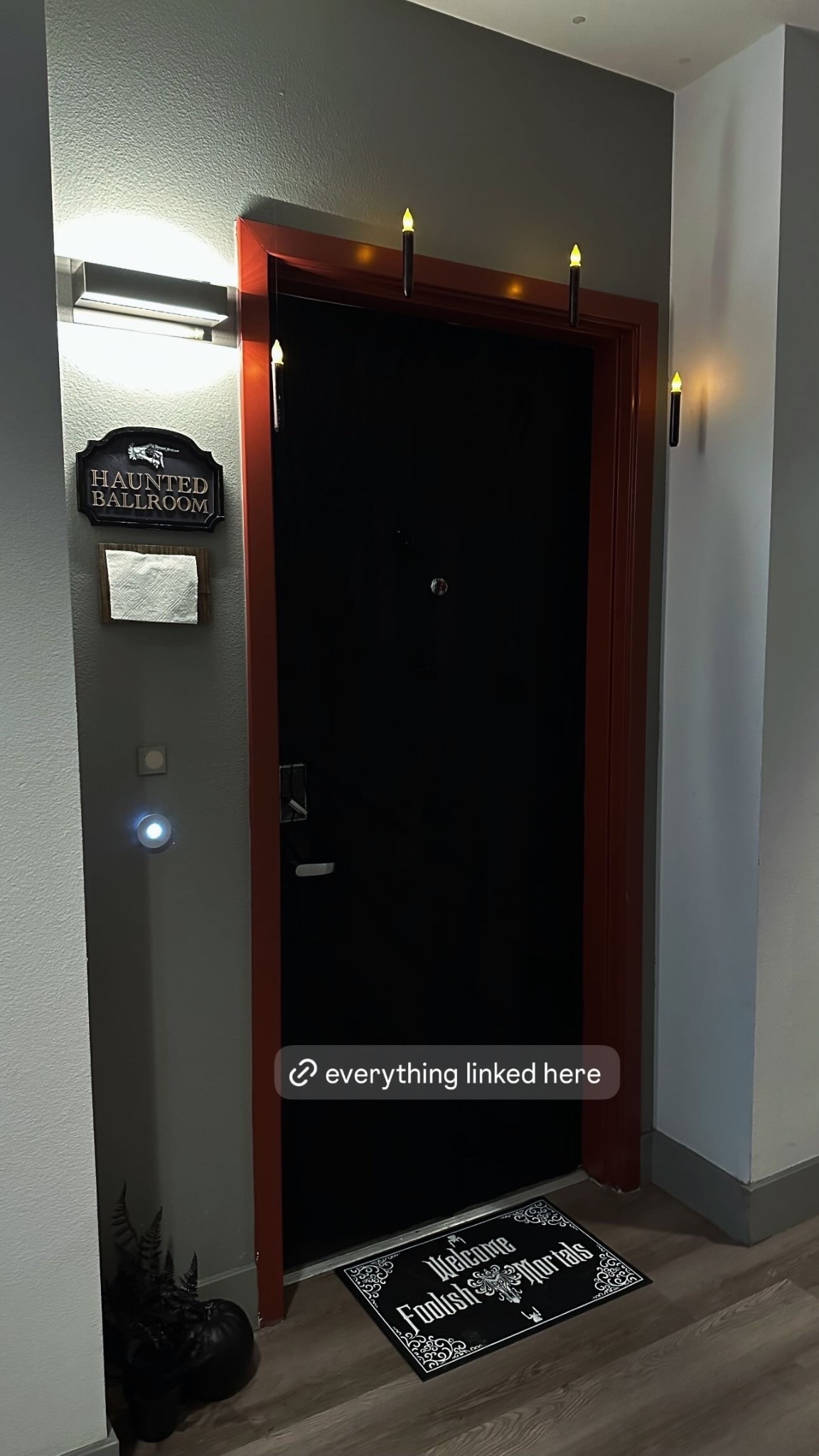 Halloween door tour 🖤🕷️🕯️

#LTKHalloween #LTKFindsUnder50 #LTKSeasonal