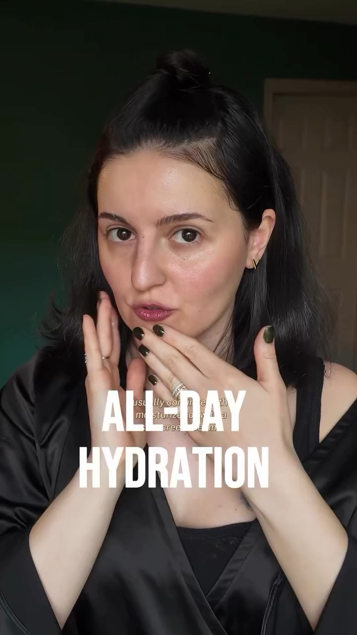 I am so happy that I can maintain a minimal skin care routine and my skin hasn’t felt better thanks to @beautyofjoseon 

#skincare #dryskintips #minimalskincare #koreanskincare