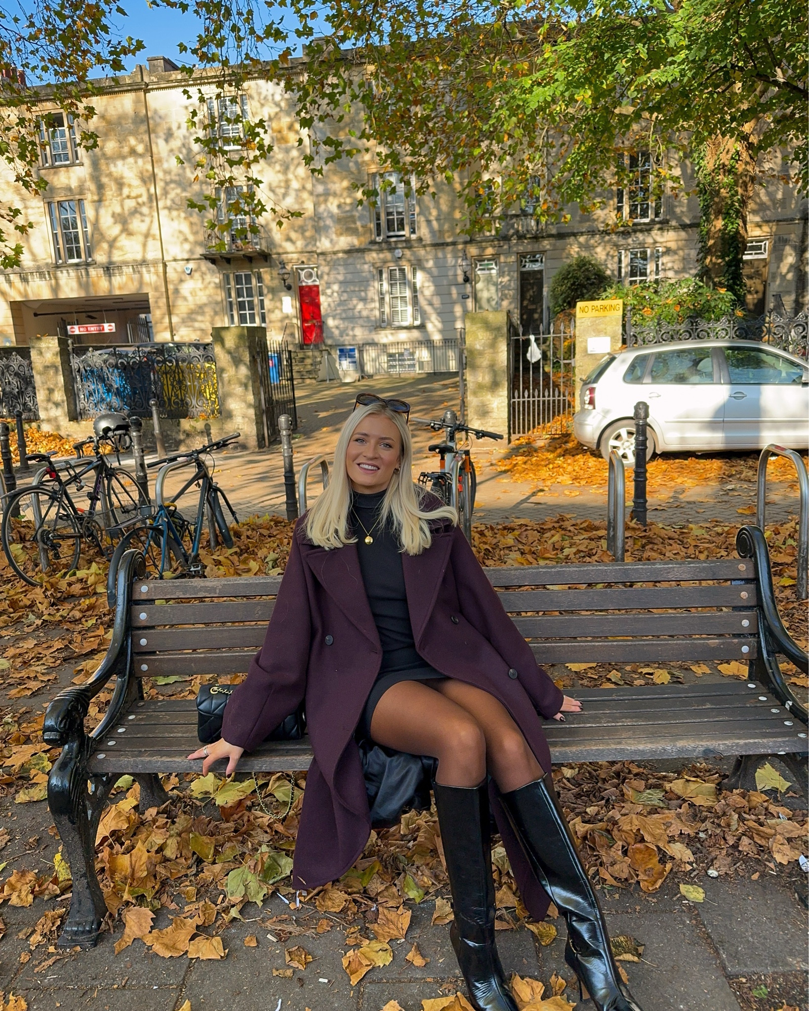 Styling my new burgundy coat! 🖤

Burgundy wool coat, knee high boots, autumn outfit