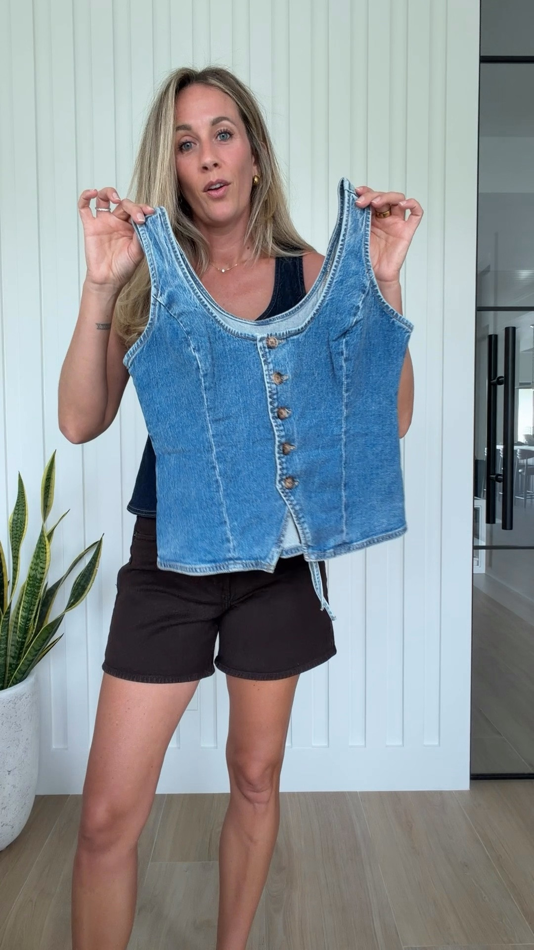 Size small denim top

#LTKgrwm #LTKootd #LTKSaleAlert