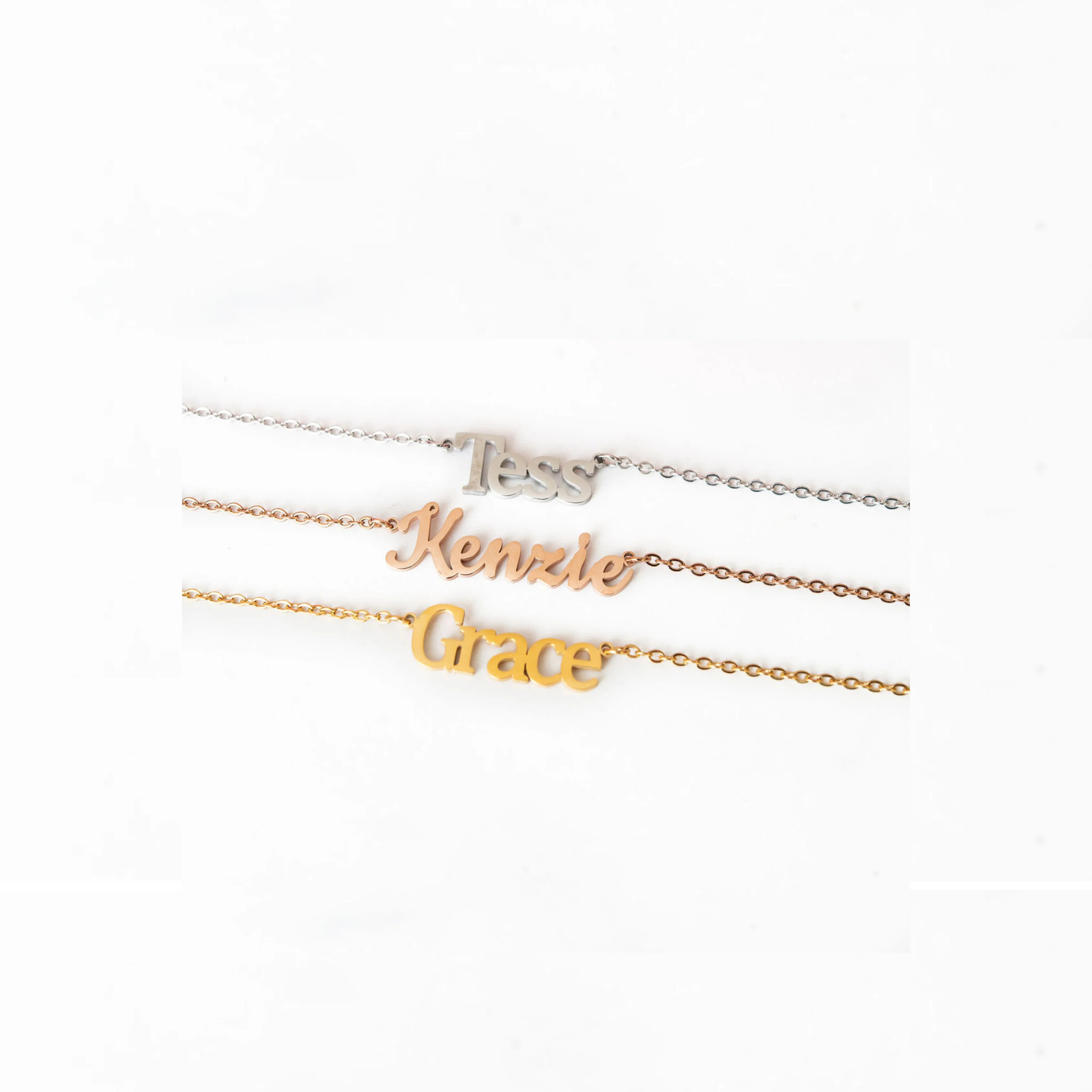 Custom Nameplate Necklace | Golden Thread