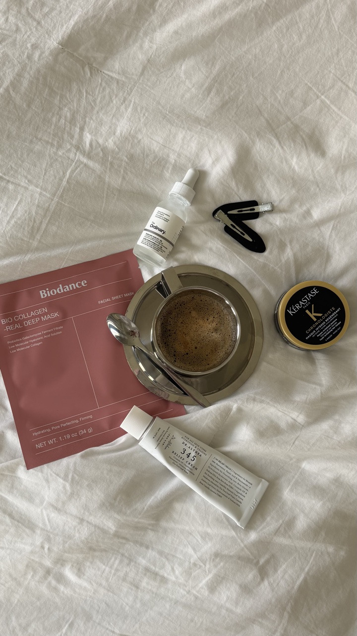 Hora de Baño de Princesa justo y necesario 🫧🫶🏻 | Much needed mommy time 💞 

Comenta Link para todos los productos 🧖‍♀️ 

Lista de productos top 💆🏼‍♀️
Shampoo : @redken 
Hair Care : @kerastase_official 
Body wash : @loccitane 
Body Scrub : @treehut 
skin Care : @theordinary @dr.altheaglobal @zenttuskin @avene