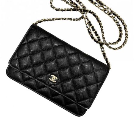 This gorgeous Chanel wallet on a chain

#LTKfit #LTKitbag #LTKstyletip