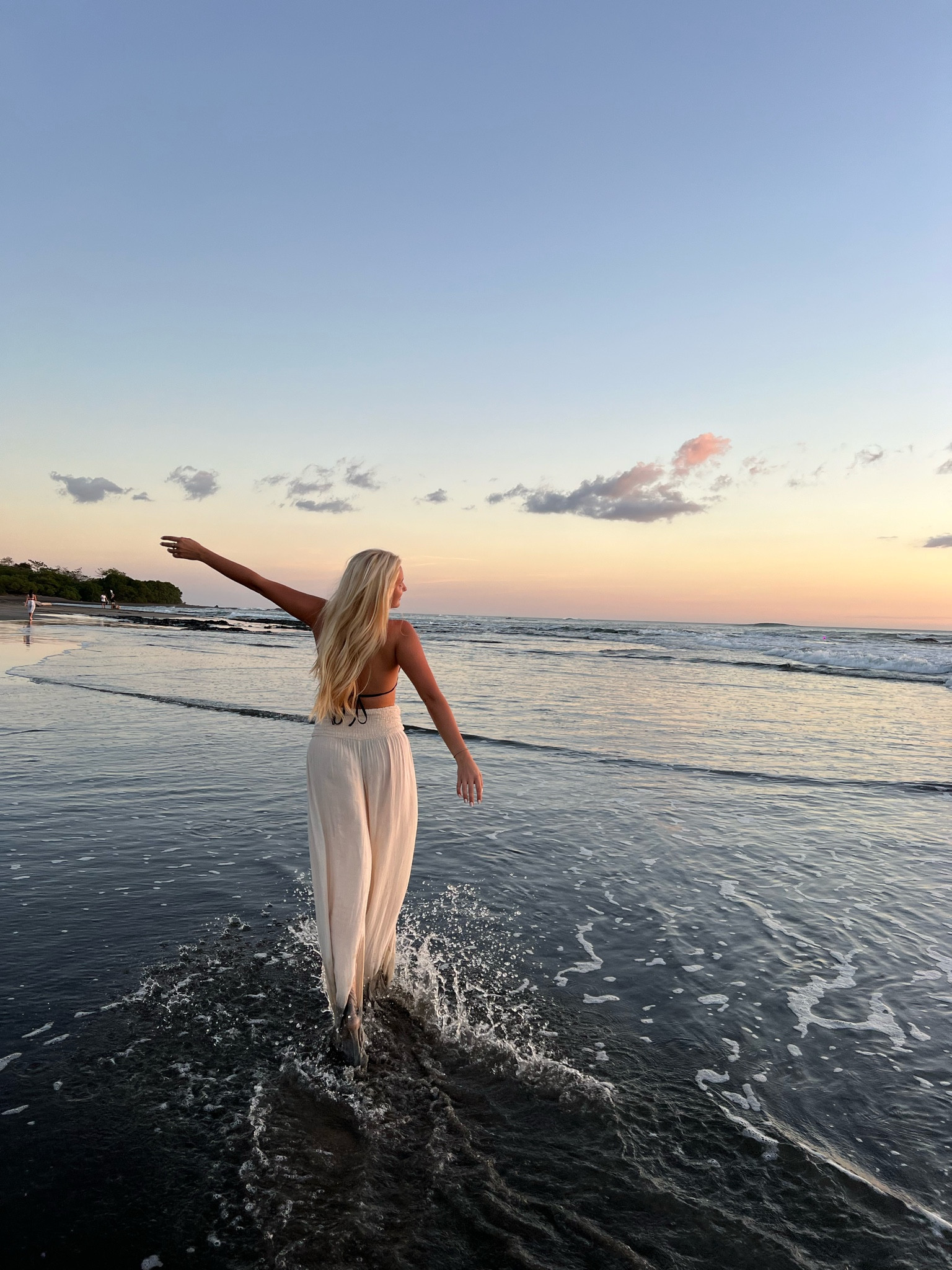 The PERFECT beach pants !! This comes as a set and it’s literally the perfect coverup set I wear it all the time 

#LTKGiftGuide #LTKbrasil #LTKstyletip