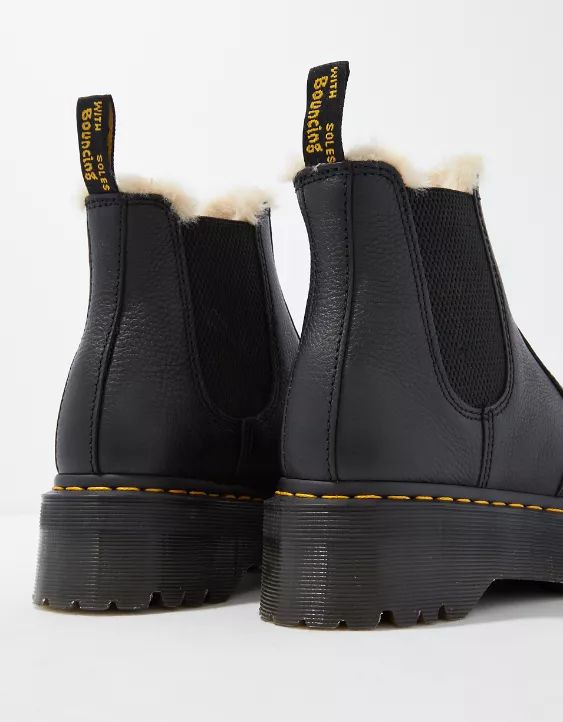Dr. Martens Women's 2976 Faux Fur-Lined Platform Chelsea Boot | American Eagle Outfitters (US & CA)