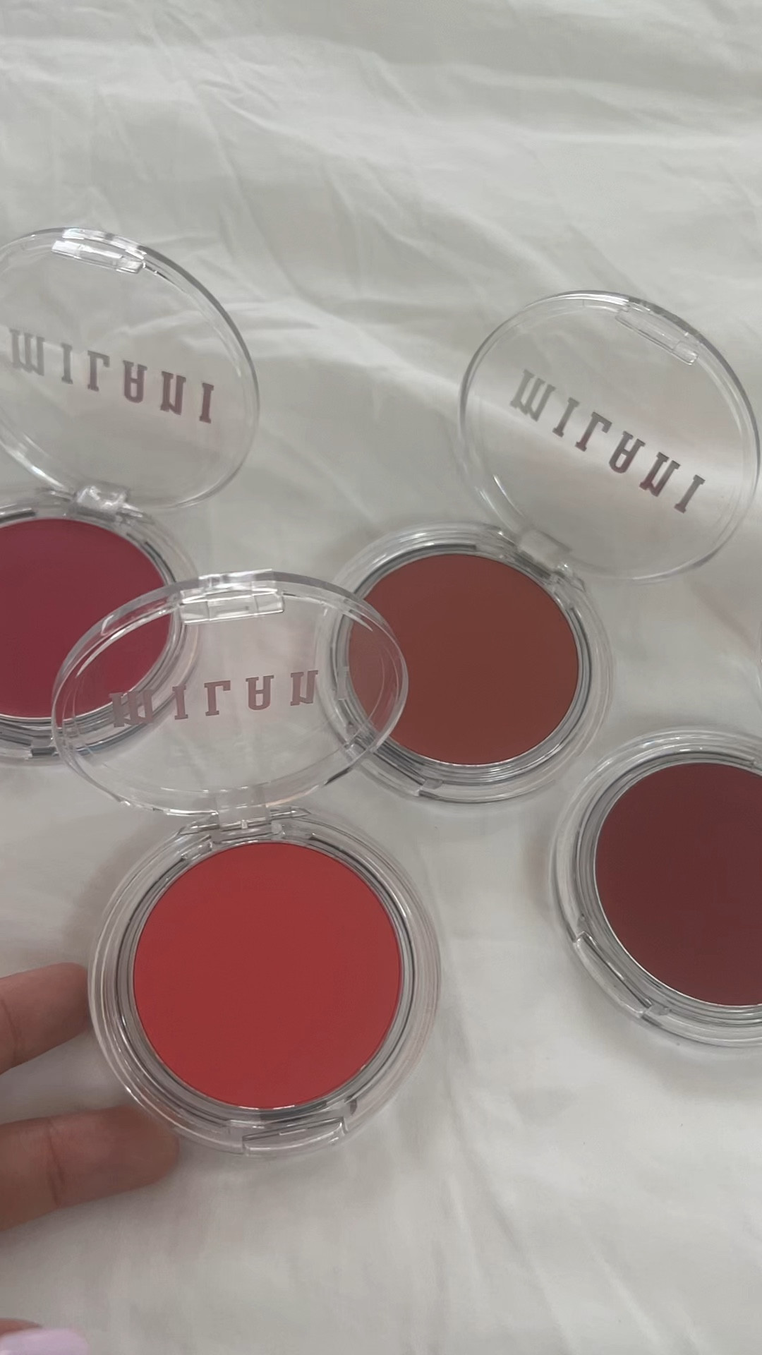 #AD So many options in the @milanicosmetics cheek kiss line! The bronzers and blushes are so pretty! All available at @target! #GRWMilani #milanicosmetics #blushlayering #Target #TargetPartner
